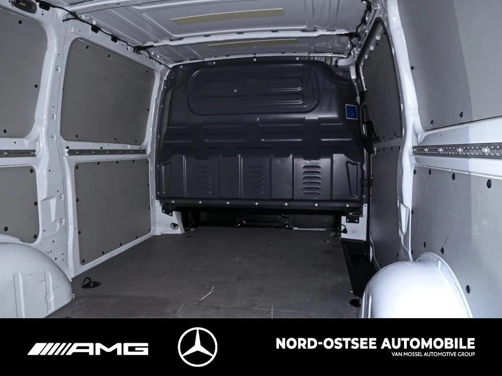 Mercedes-Benz-Vito-image-12