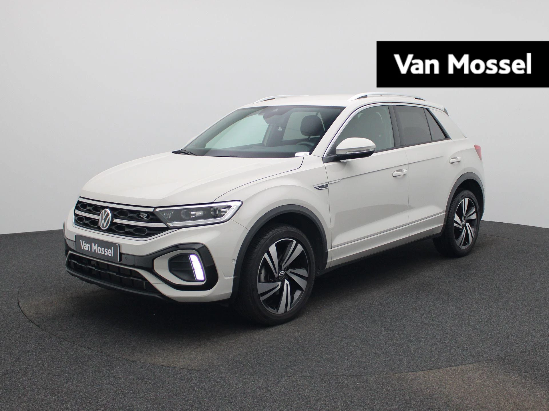 Volkswagen-T-Roc-image-0
