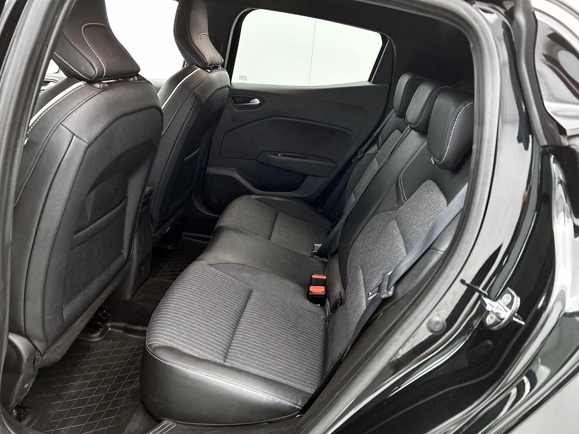 Renault Clio 1.0 TCe Initiale Paris