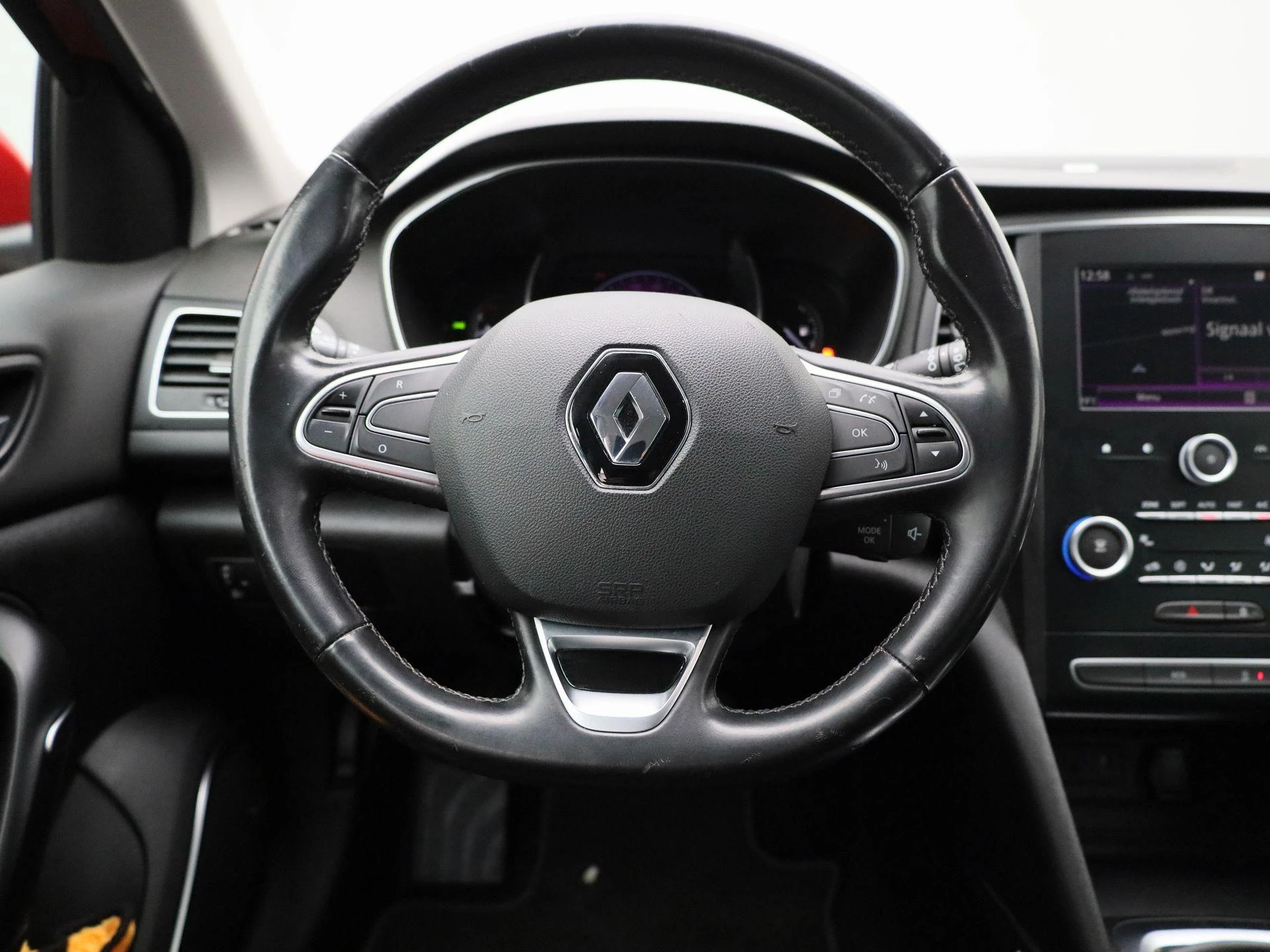 Renault-Mégane Estate-image-6