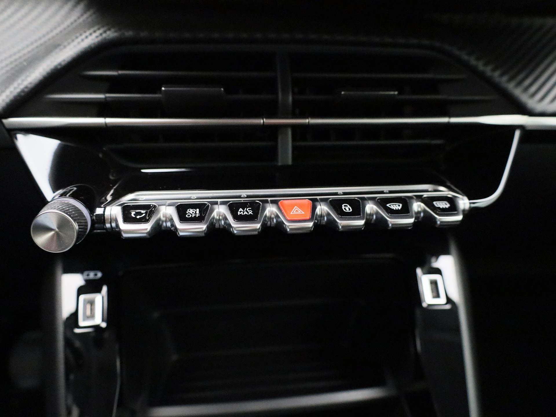 Peugeot-208-image-24