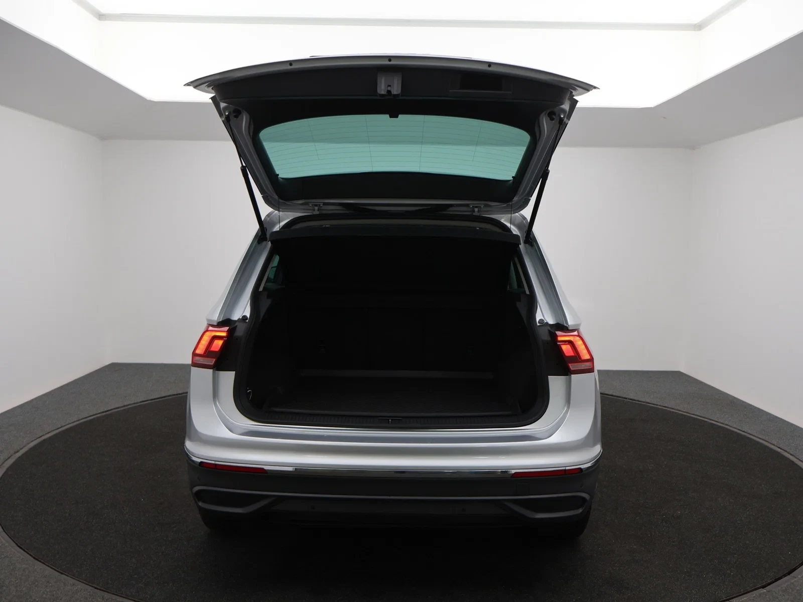 Volkswagen Tiguan Tiguan 1.5TSI Life 150PK *CAMERA*ACC*PDC*APP-CONNECT*ZETELVERWARMING*...*