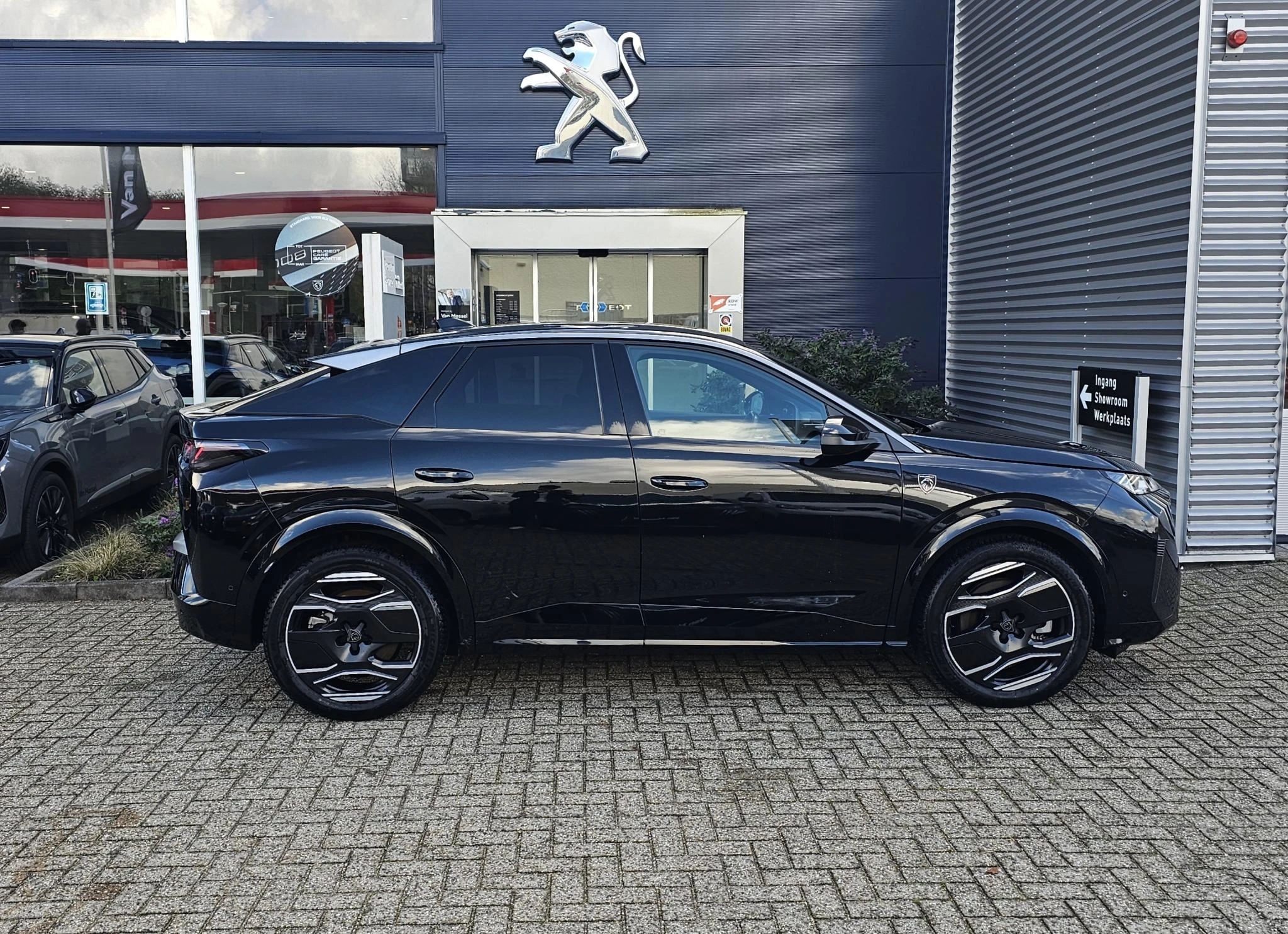Peugeot-e-3008-image-3