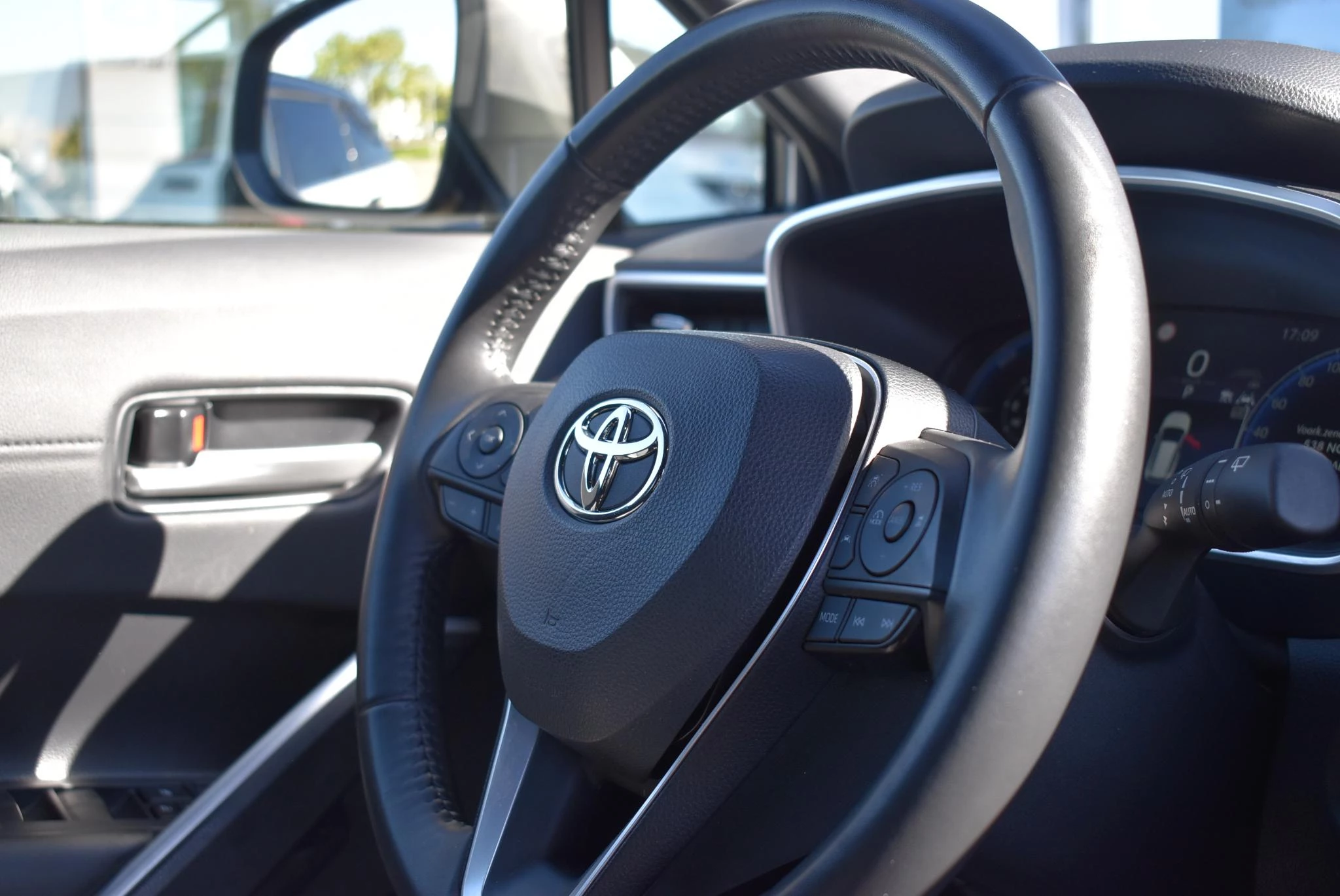 Toyota-Corolla Cross-image-26