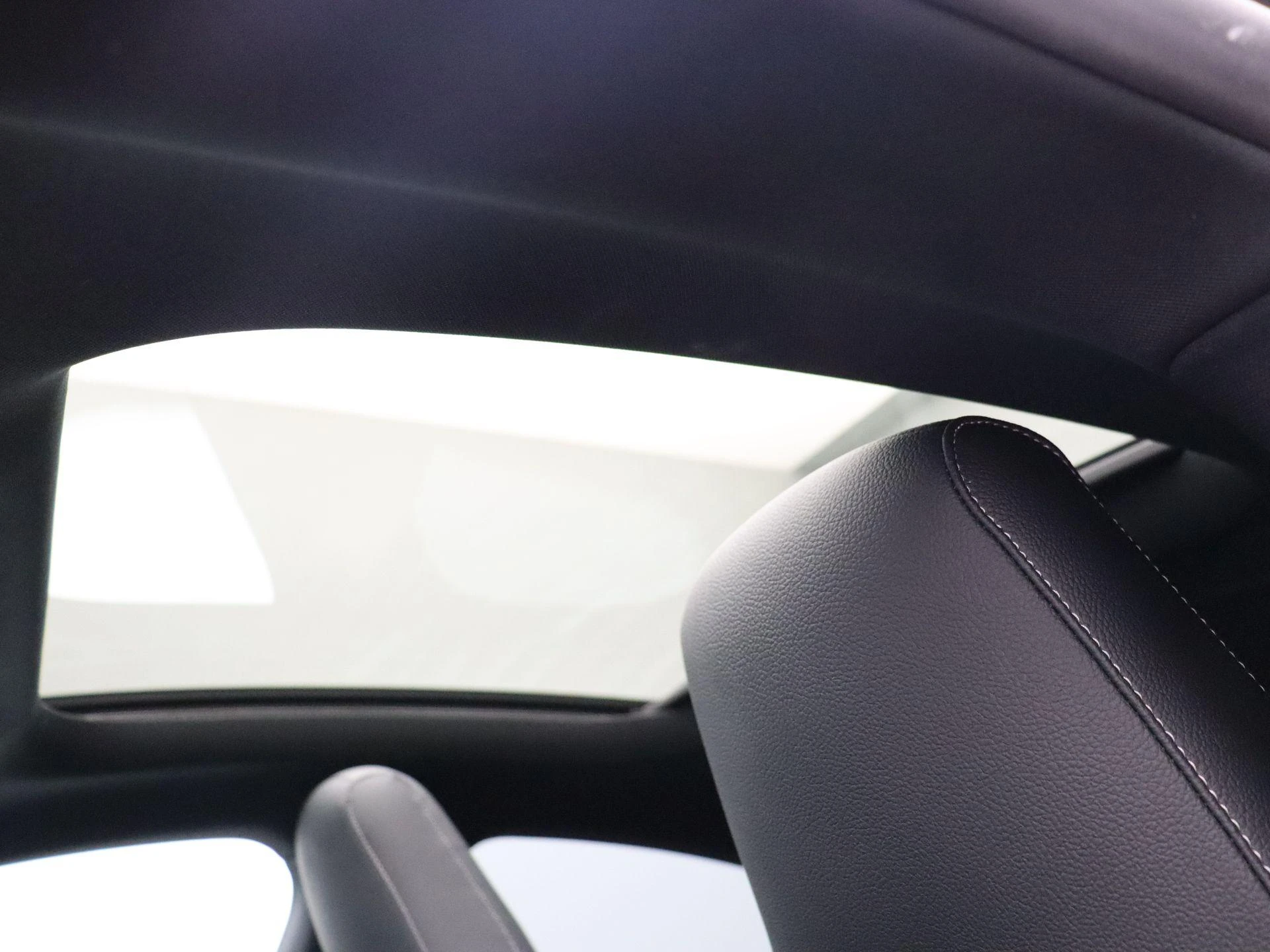Mercedes-Benz-CLA-image-12