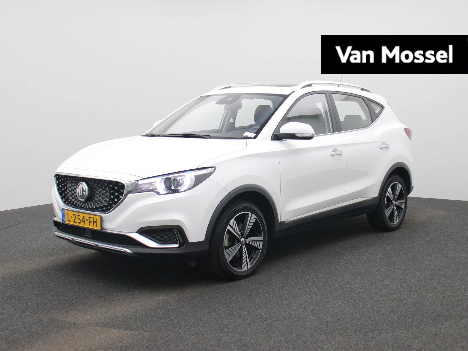 MG-ZS EV-image-0