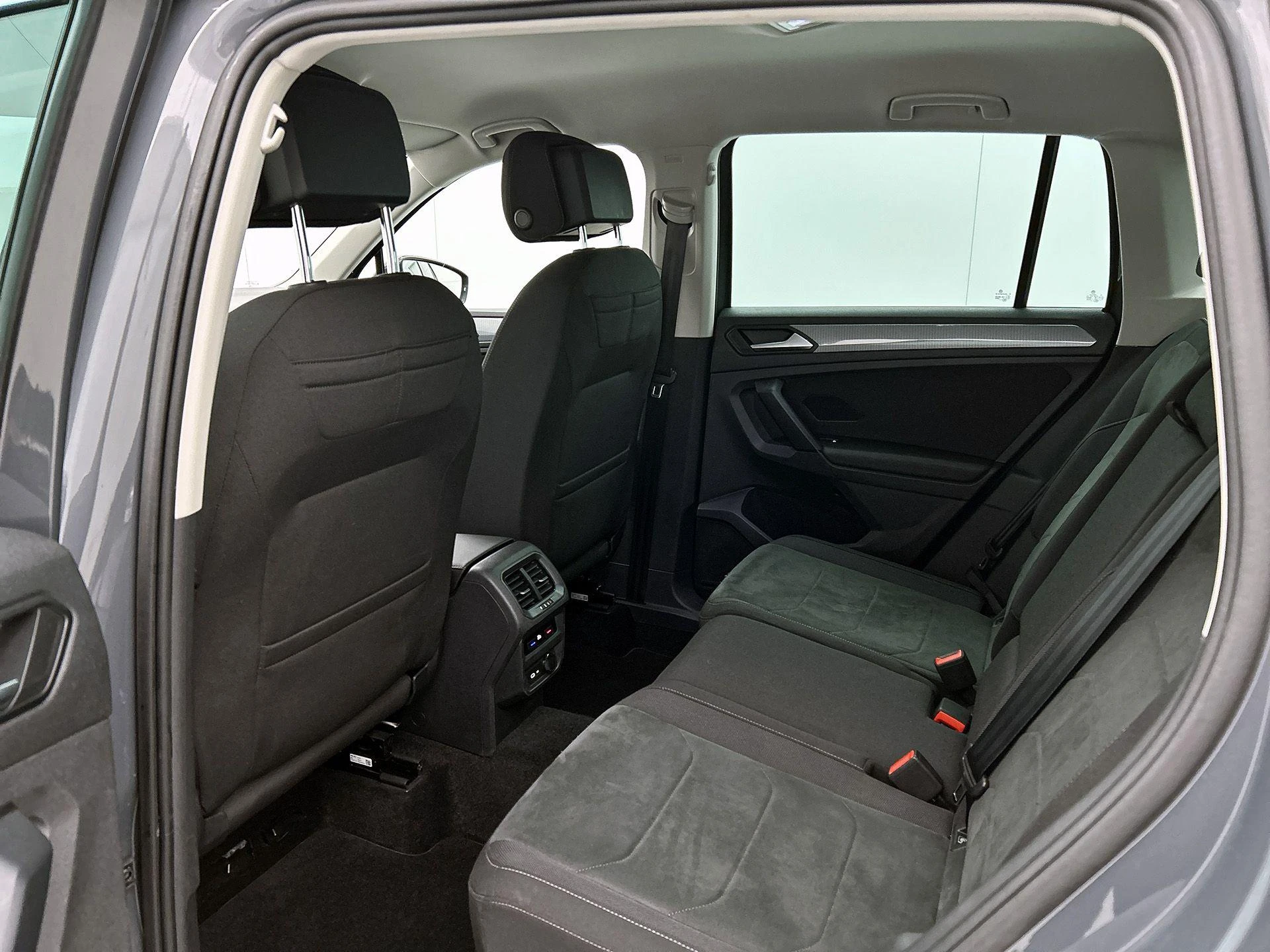 Volkswagen-Tiguan-image-26
