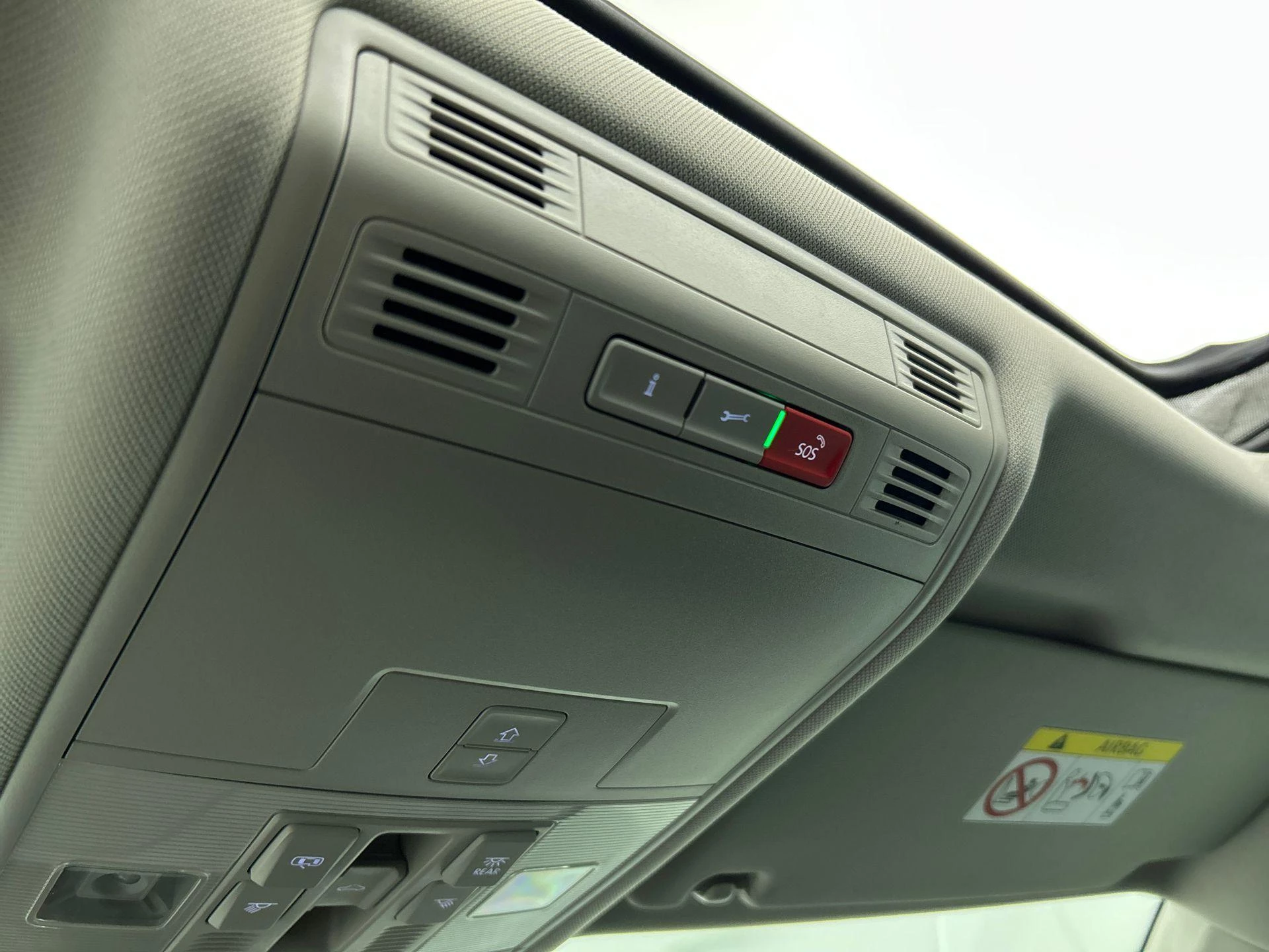 Volkswagen-Tiguan-image-8