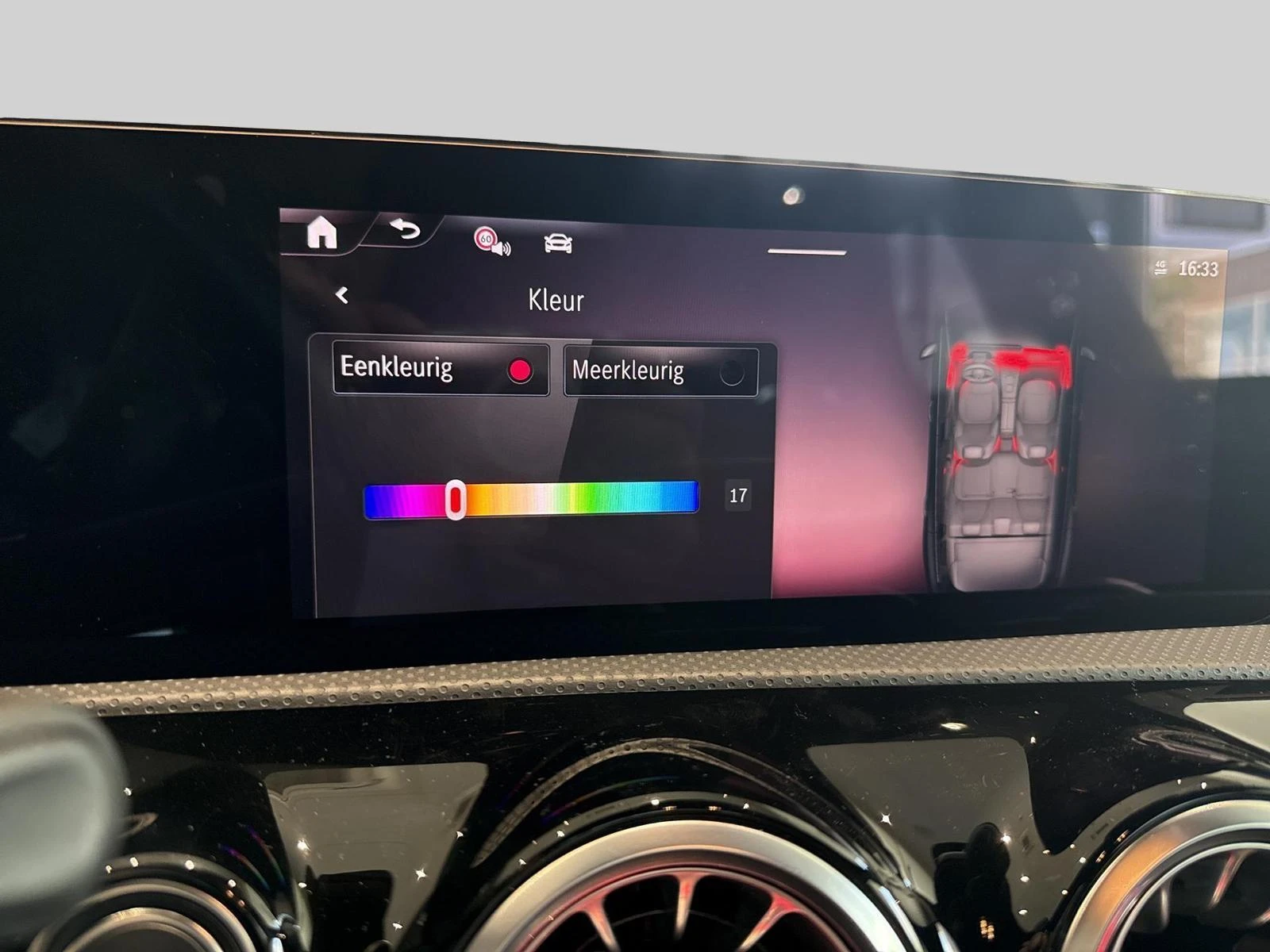 Mercedes-Benz-CLA-image-9