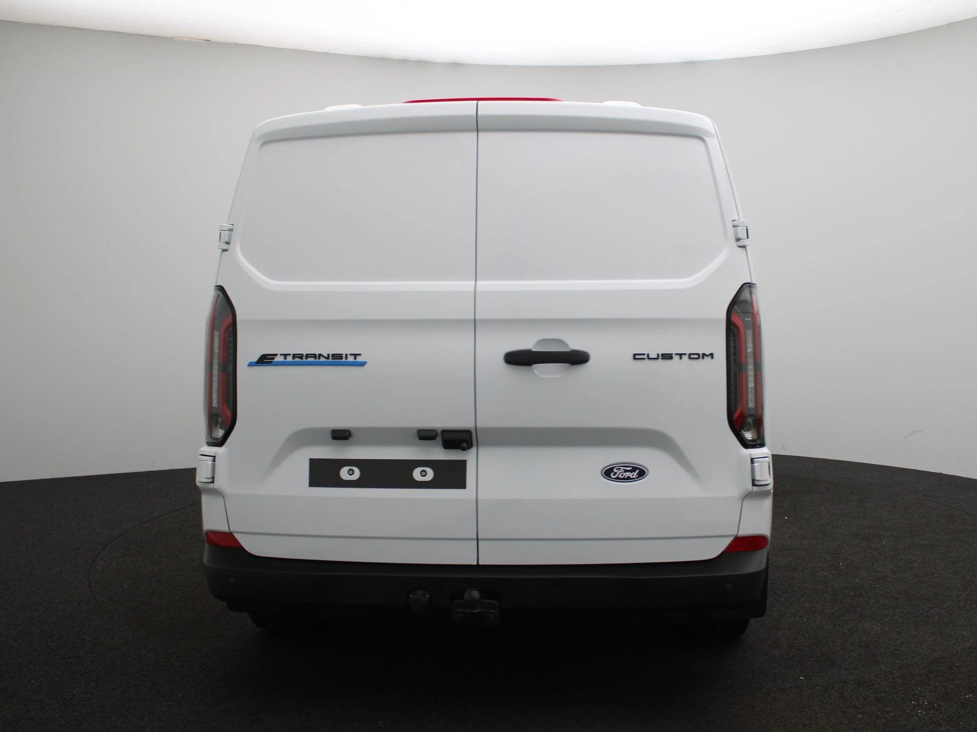 Ford-E-Transit Custom-image-4