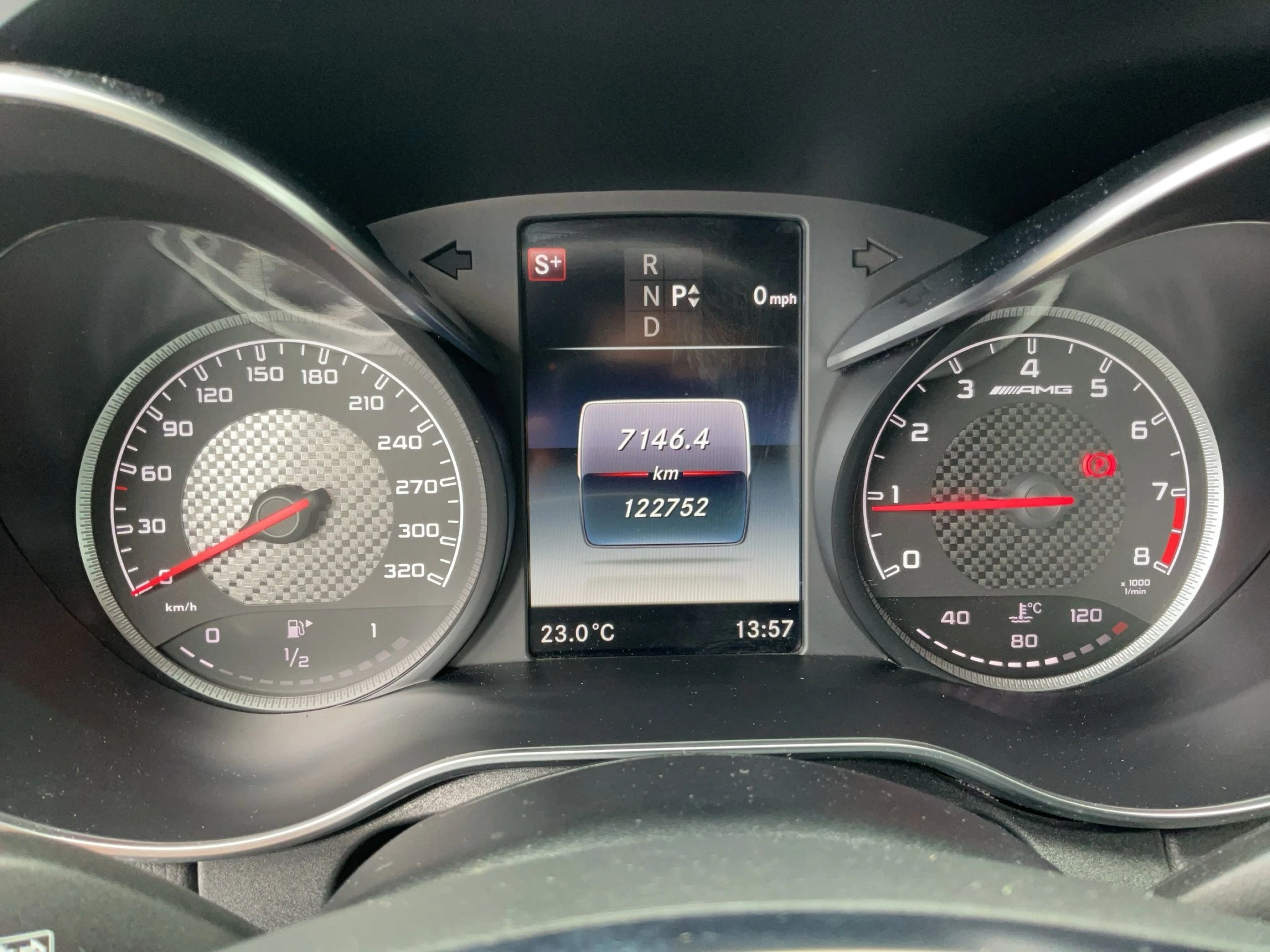 Mercedes-Benz-C-Klasse-image-20
