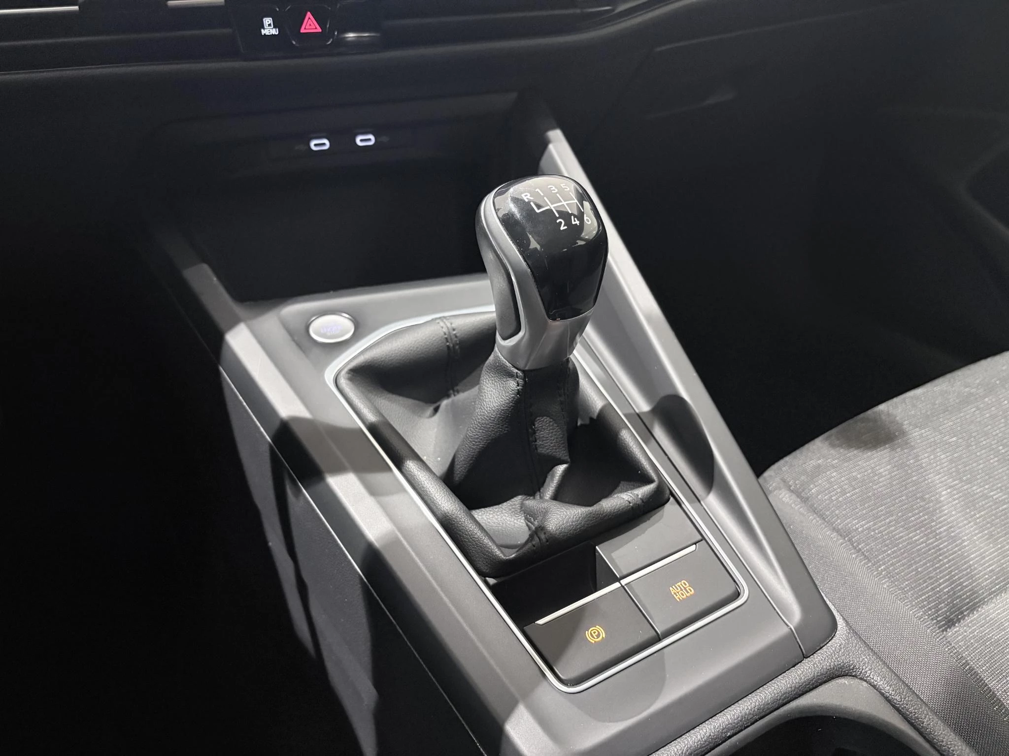 Volkswagen-Golf-image-29