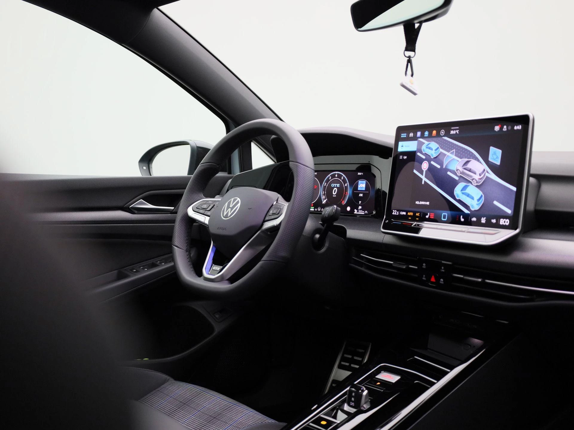 Volkswagen-Golf-image-39