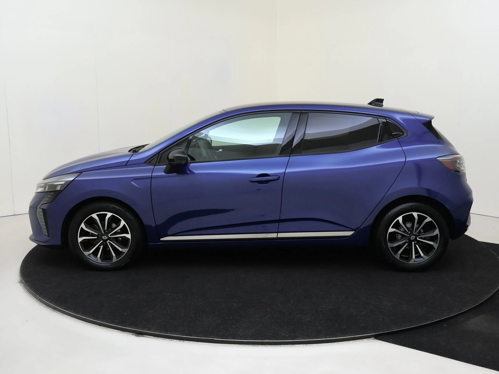 Renault-Clio-image-3