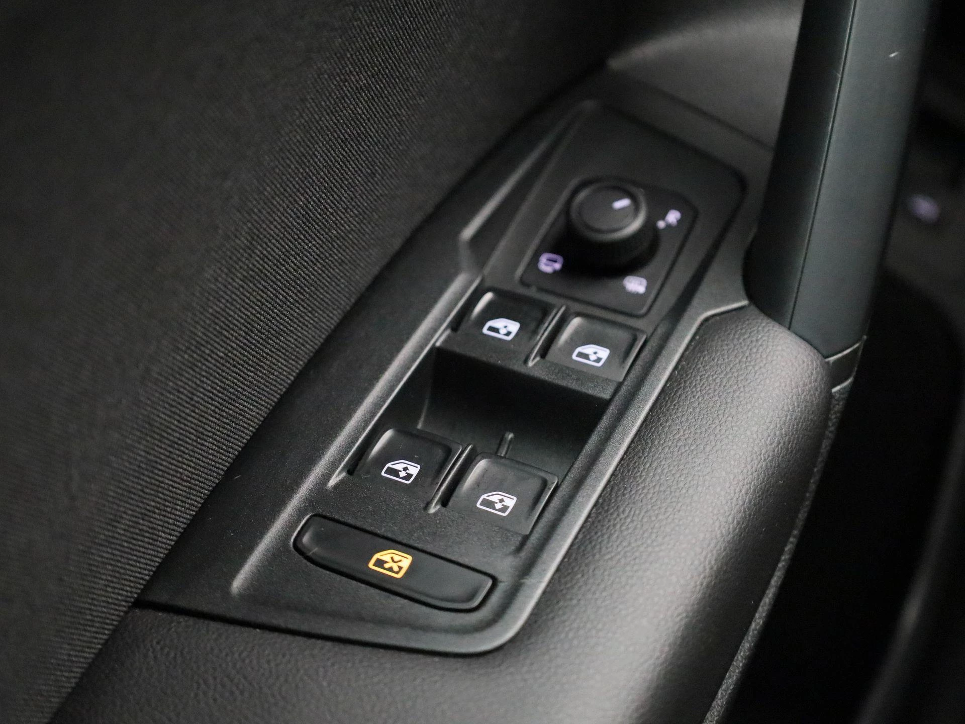 Volkswagen-Tiguan-image-29