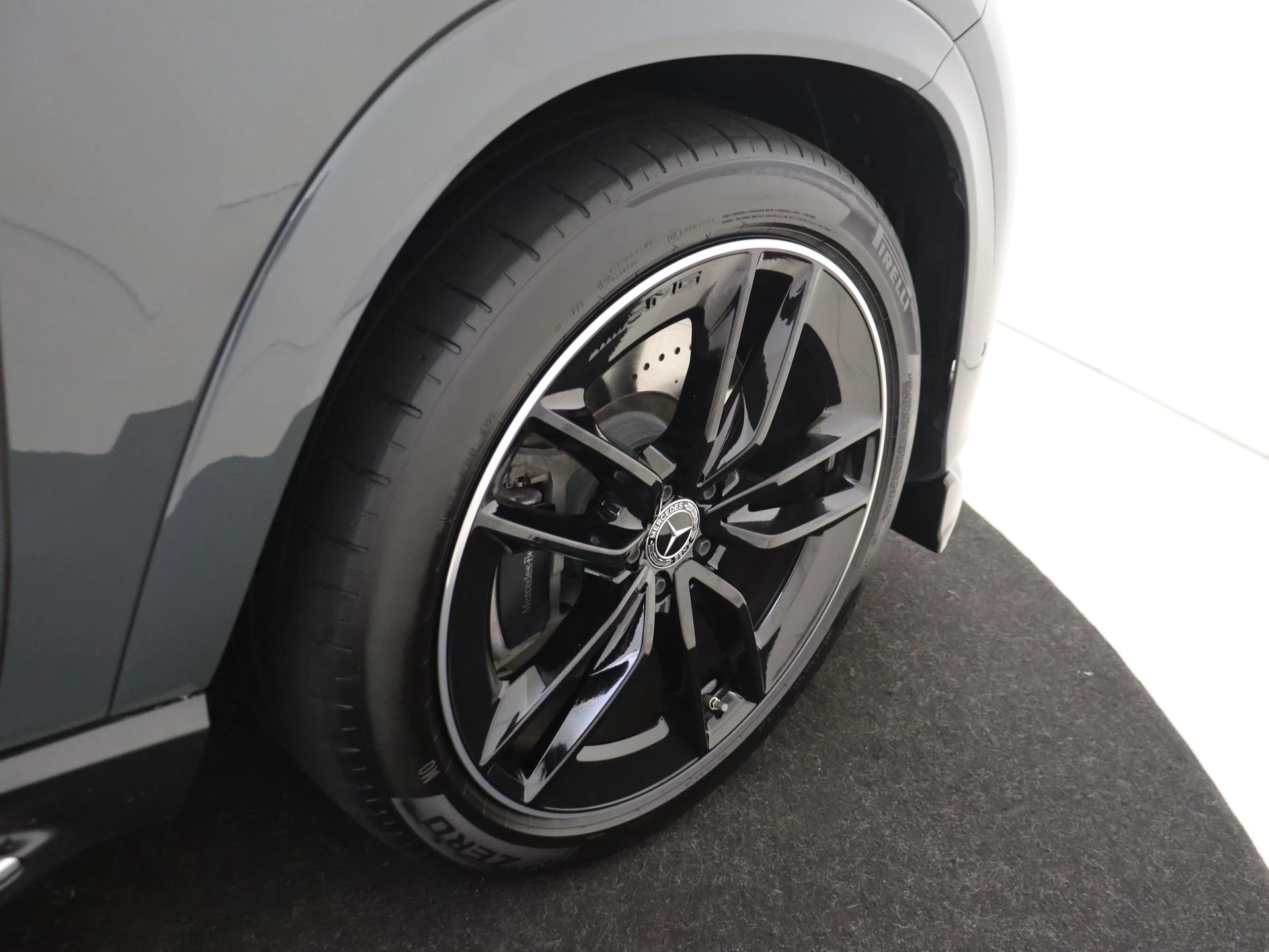 Mercedes-Benz-GLE-image-32