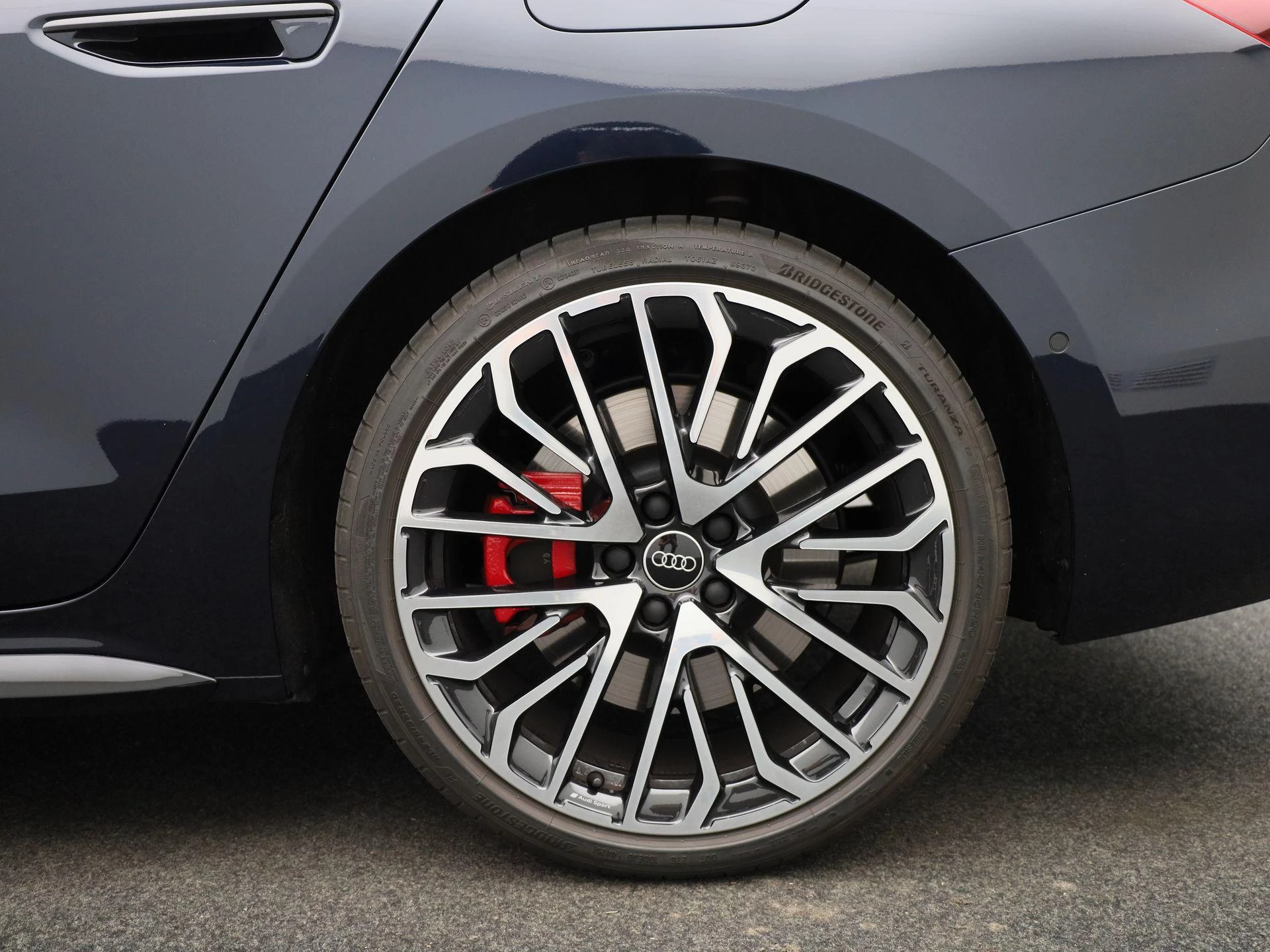 Audi A5 Avant 2.0 e-hybrid quattro S edition Competition