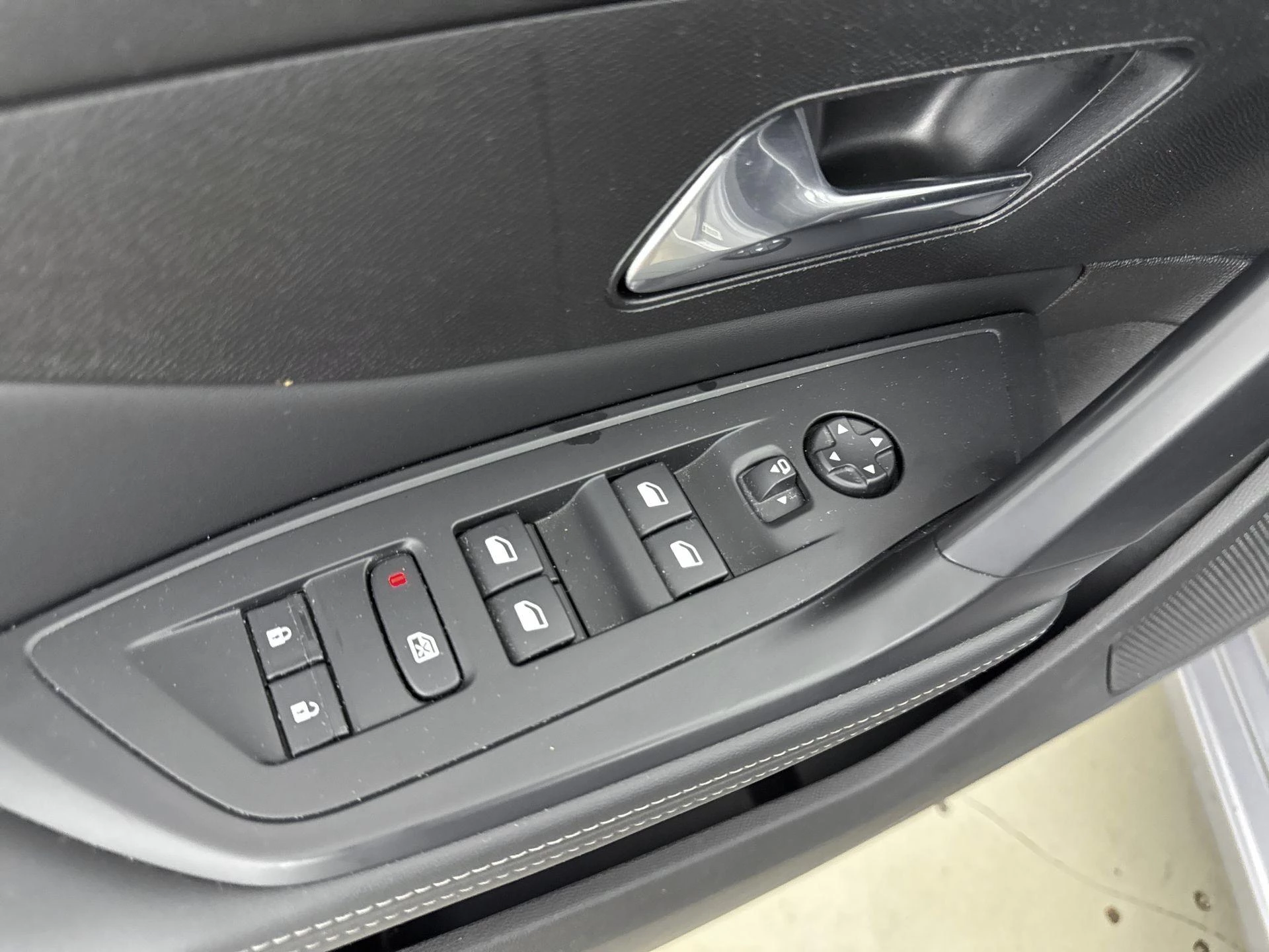 Peugeot-308-image-19