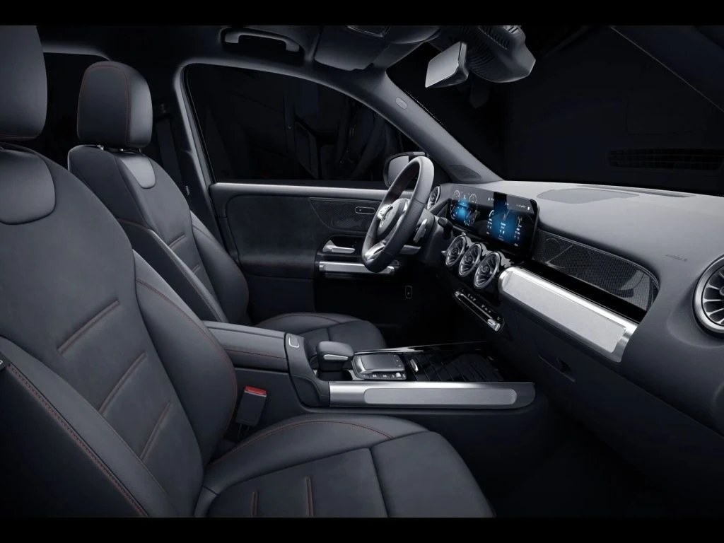 Mercedes-Benz-GLB 220 d-image-9