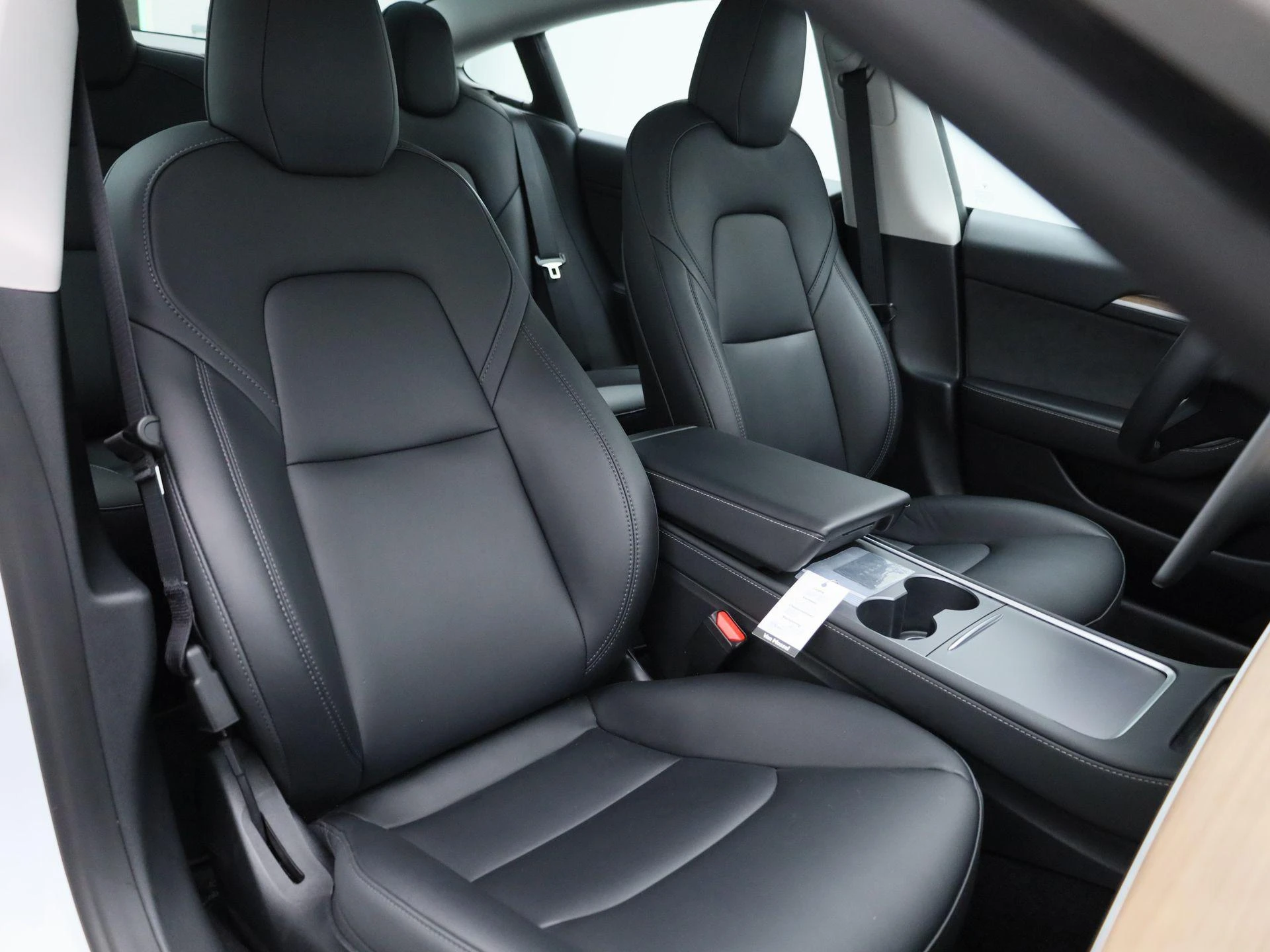 Tesla-Model 3-image-38