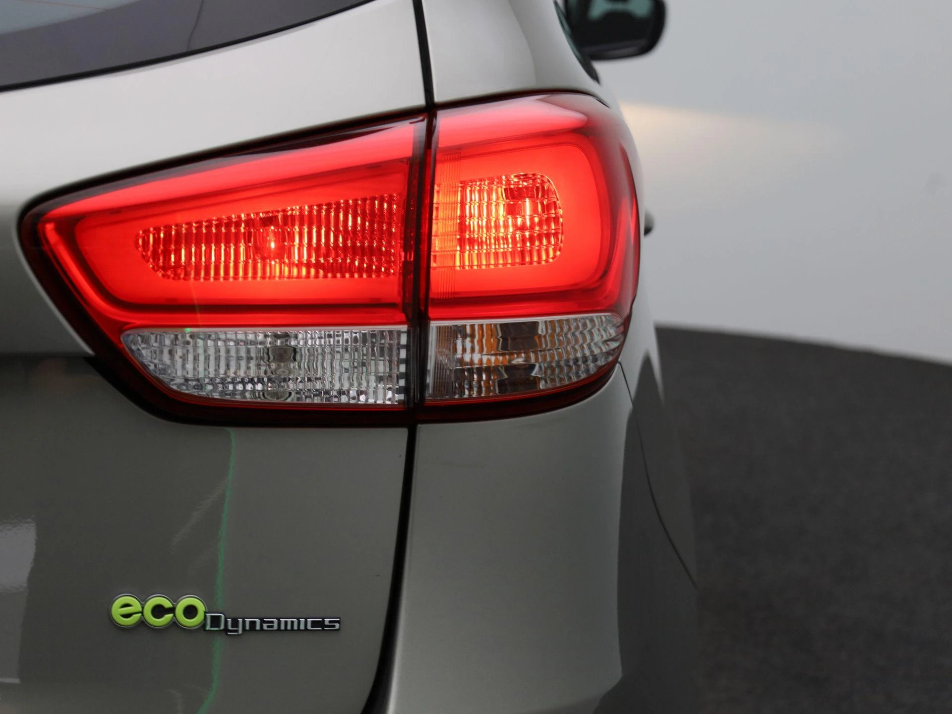 Kia-Carens-image-38