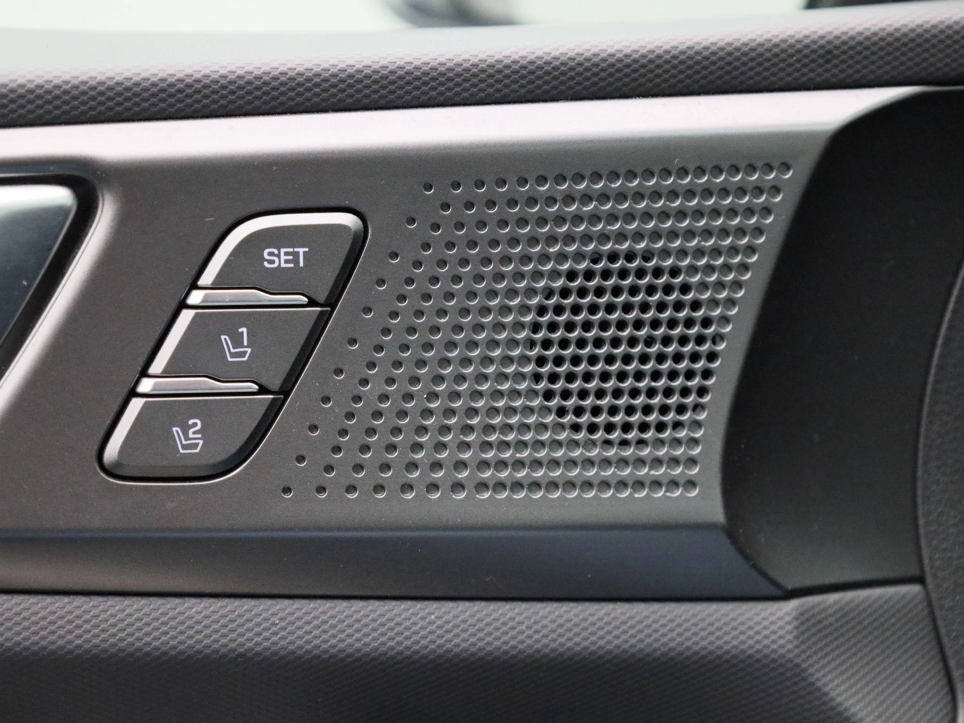 Hyundai-IONIQ-image-33