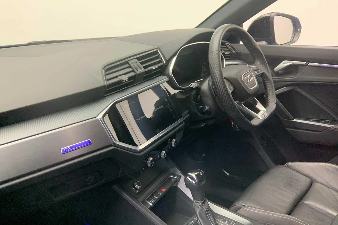 Audi-Q3-image-11