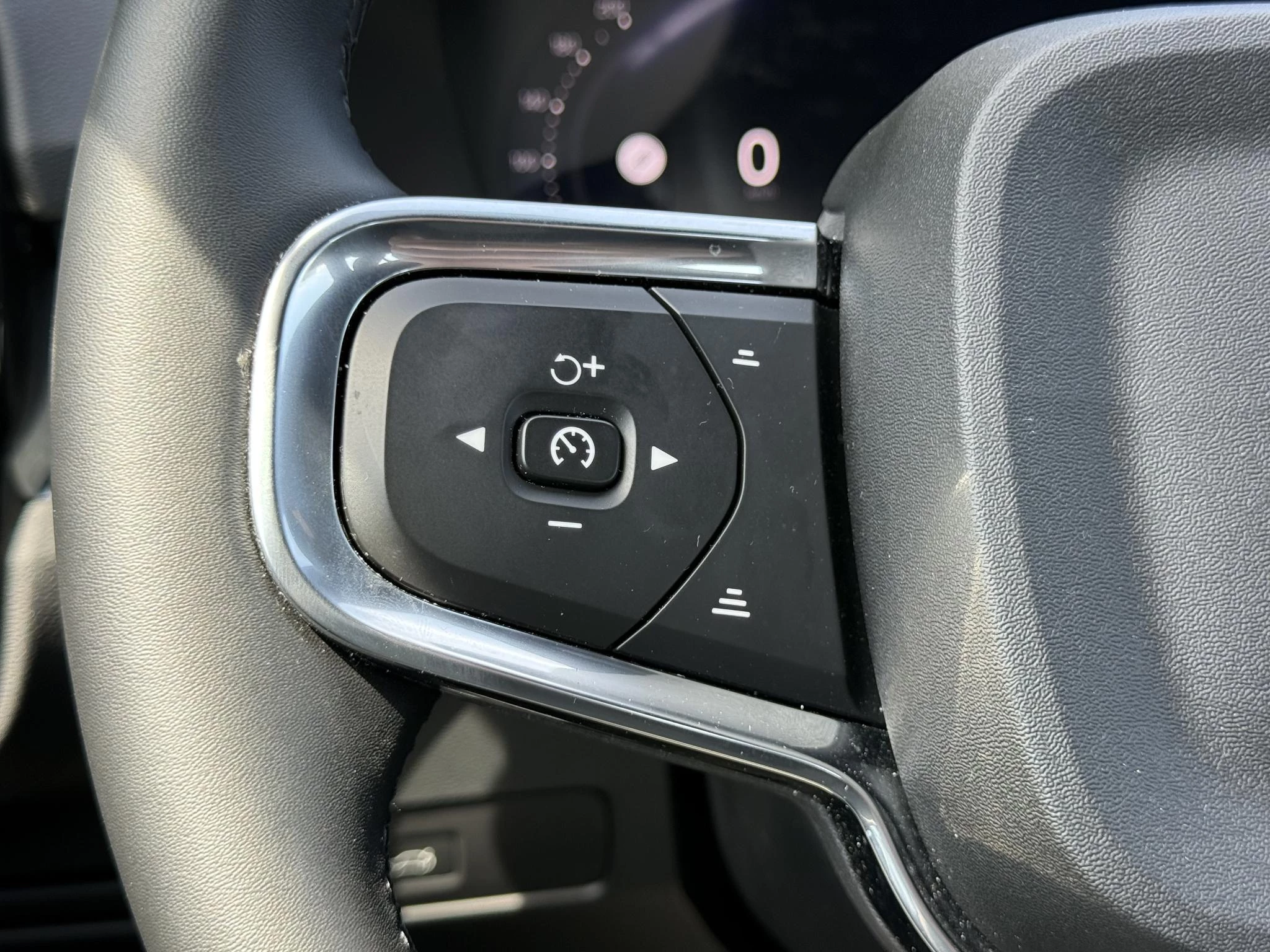 Volvo-XC40-image-22