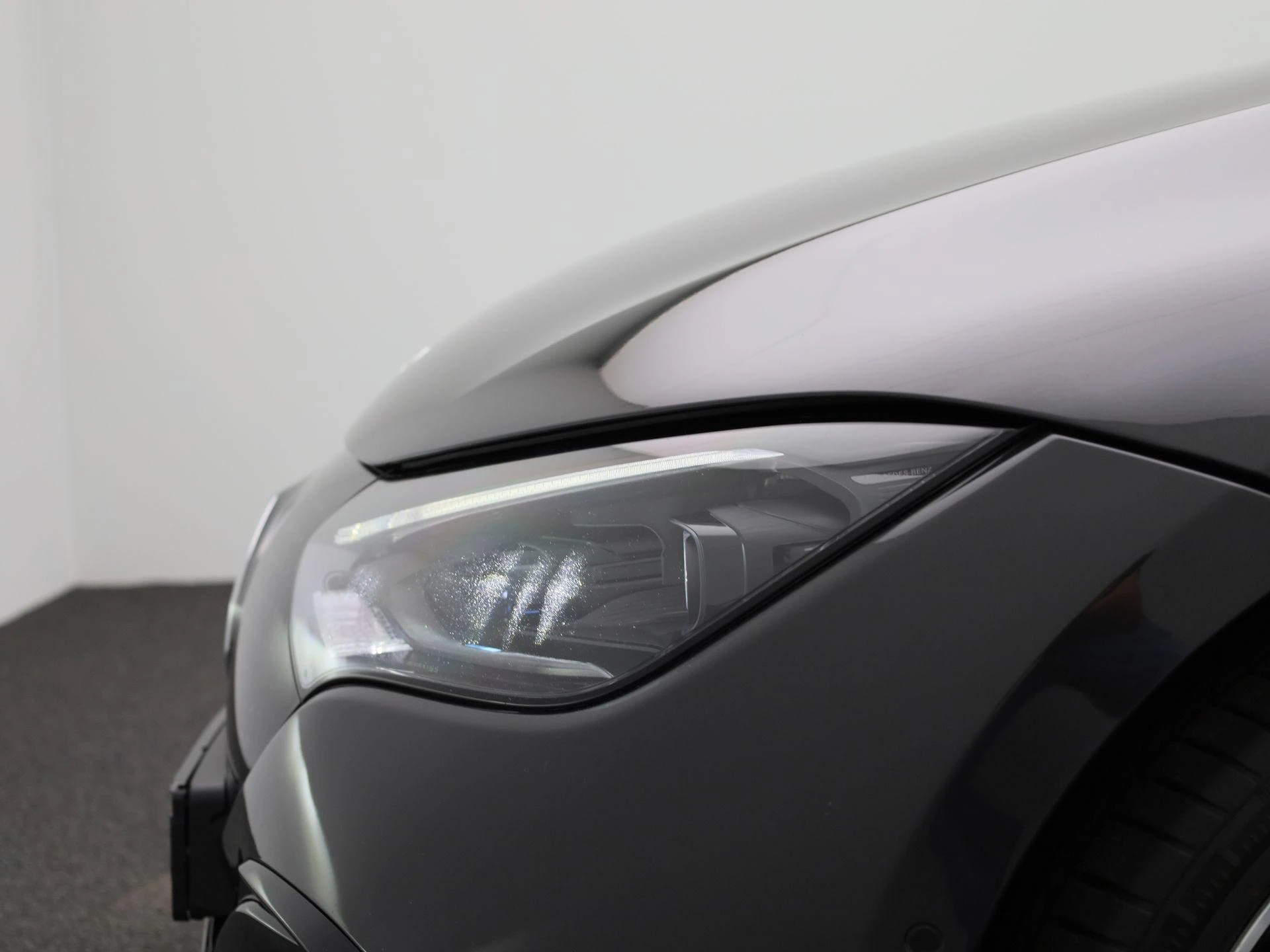 Mercedes-Benz-EQE-image-14
