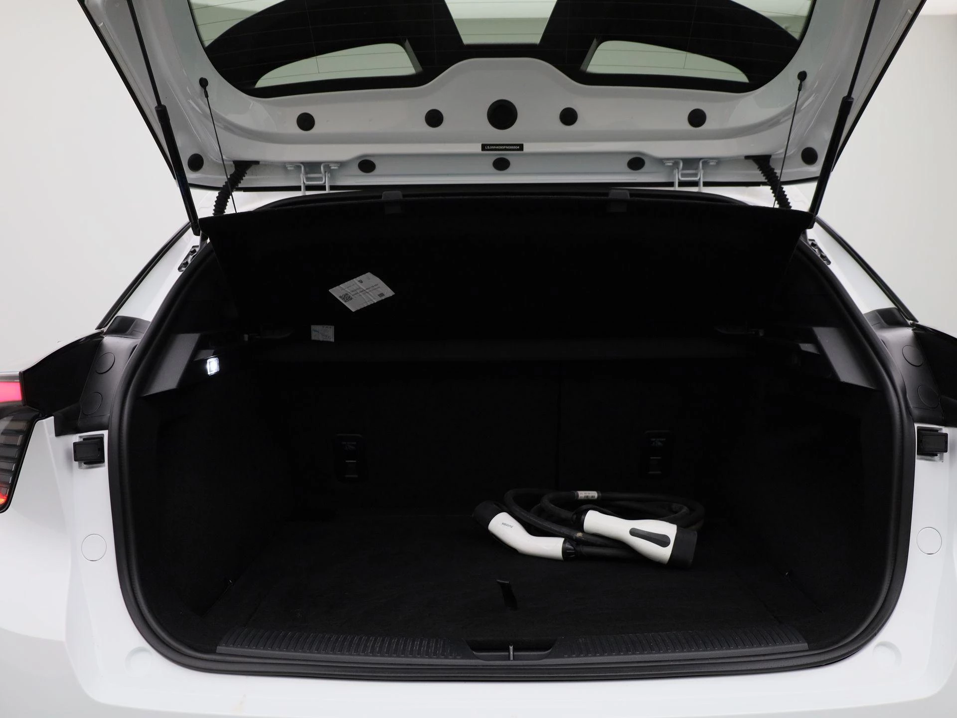 MG MG4 Long Range 64 kWh Luxury