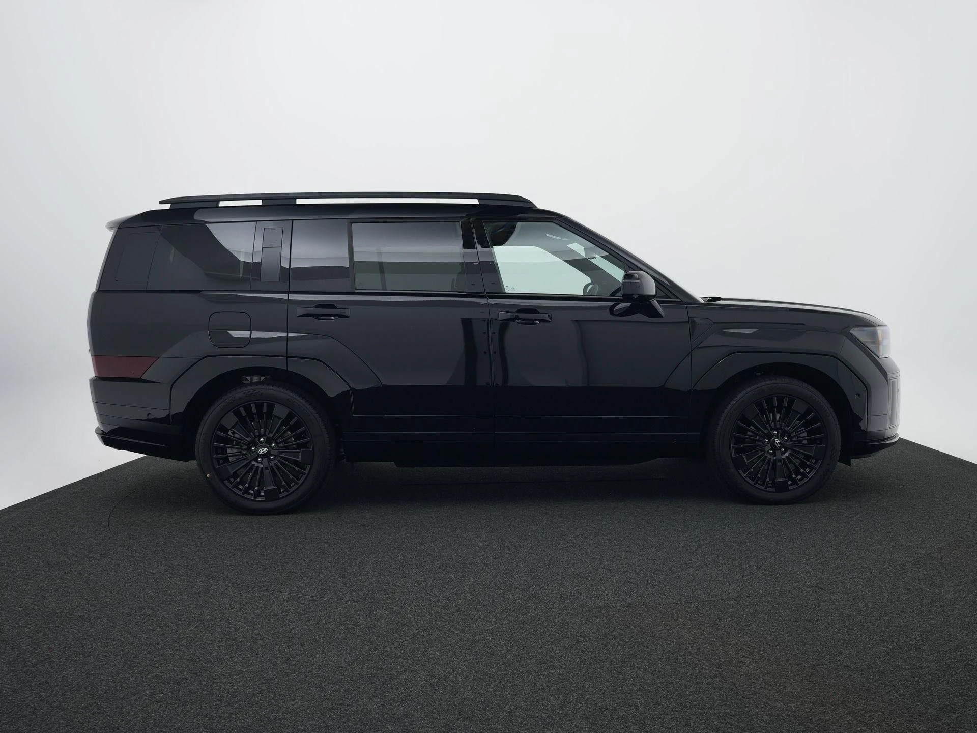 Hyundai-Santa Fe-image-6