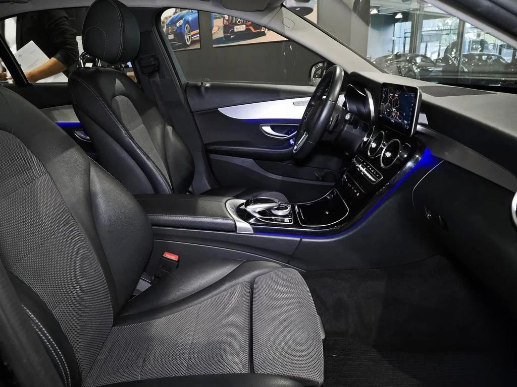 Mercedes-Benz-C-Klasse 200-image-11