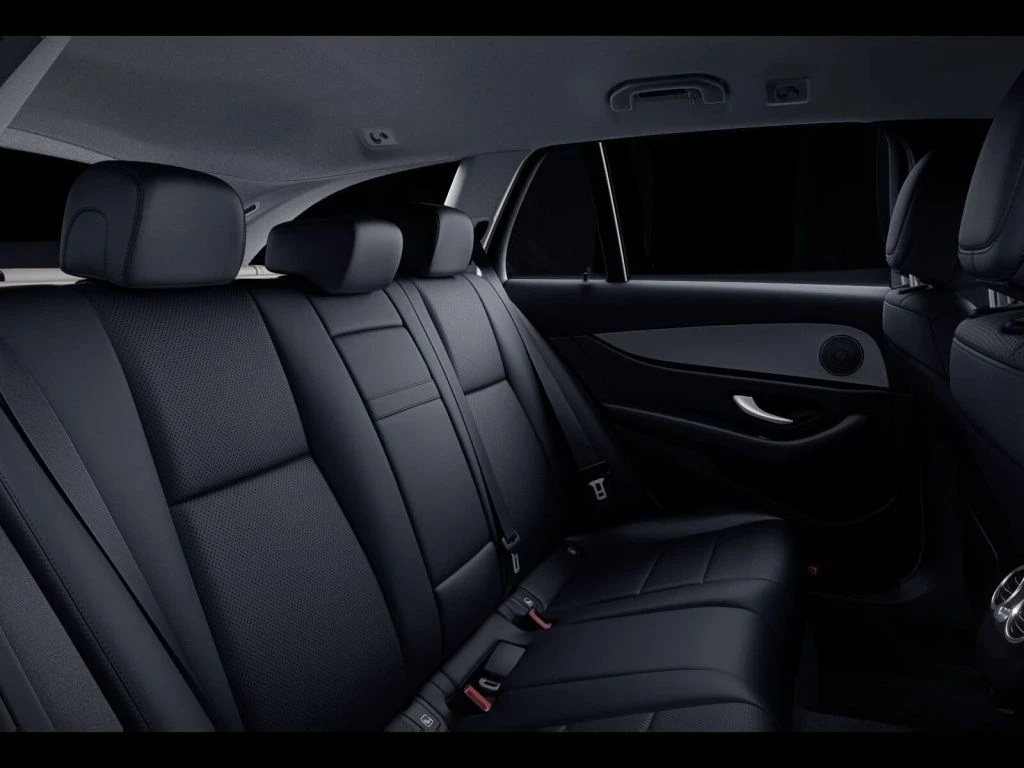Mercedes-Benz-E-Klasse 300 de-image-11