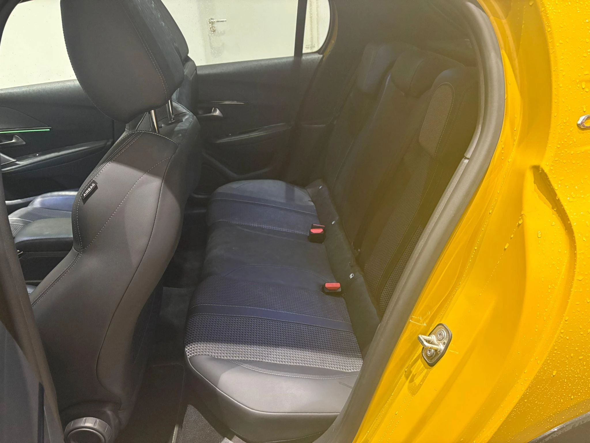 Peugeot-208-image-23