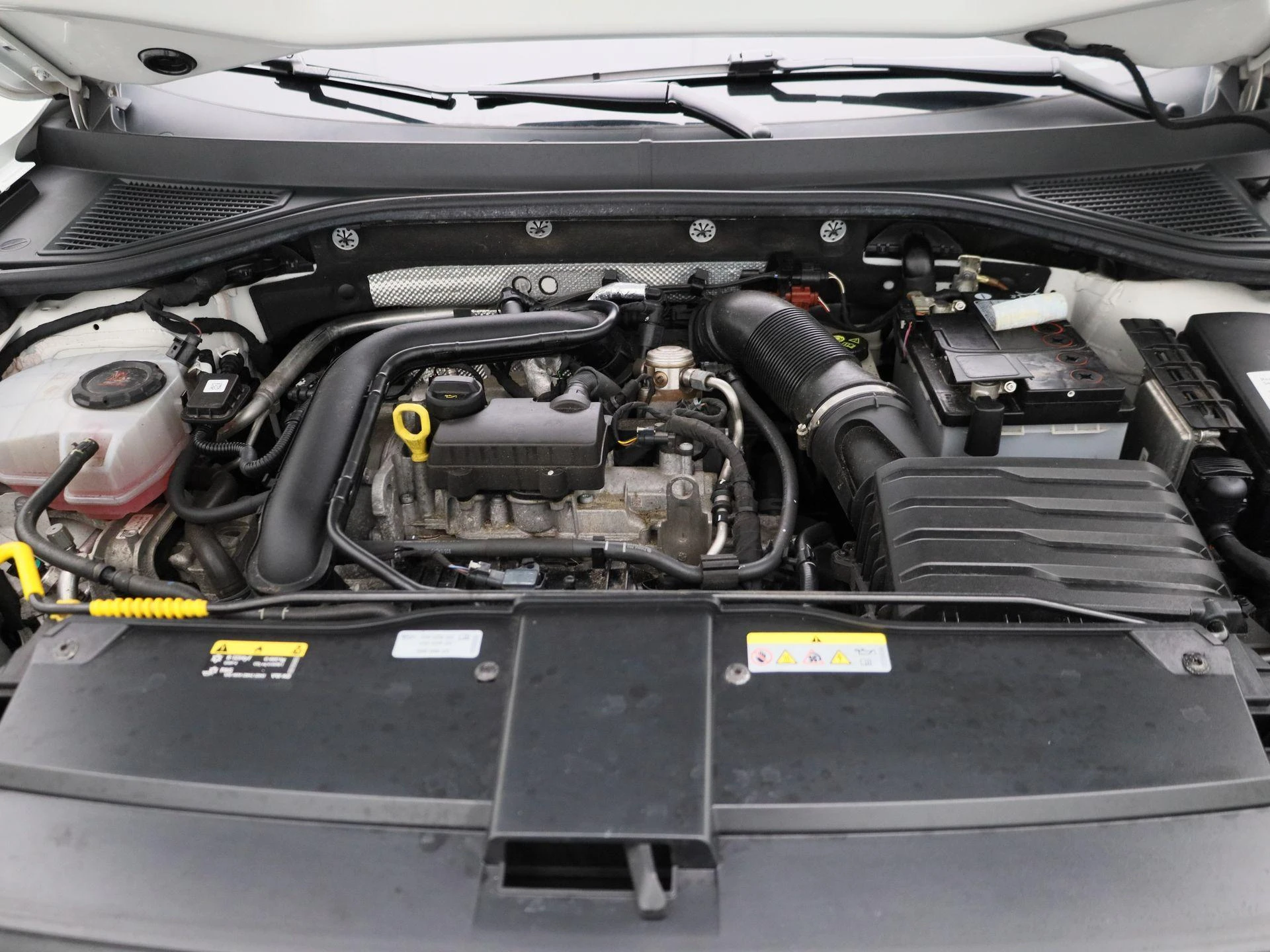 Volkswagen-T-Roc-image-28