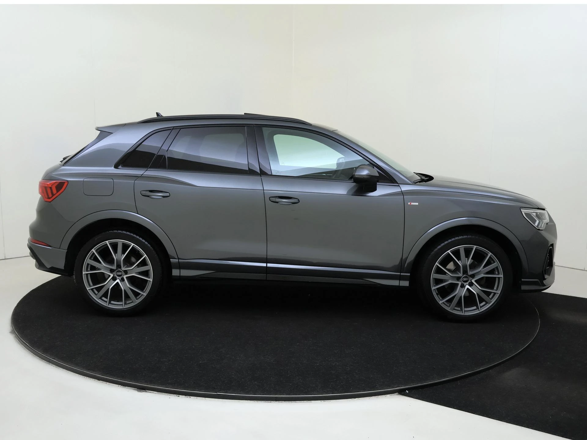 Audi-Q3-image-8