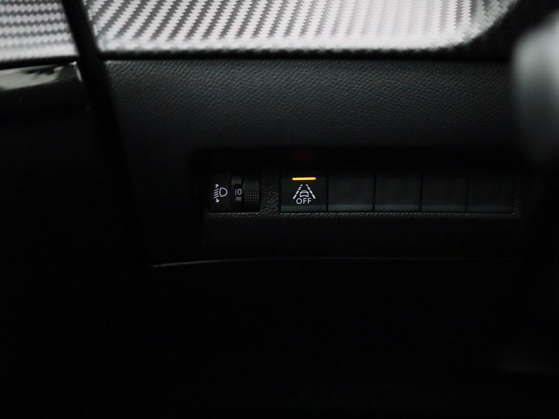 Peugeot-208-image-23