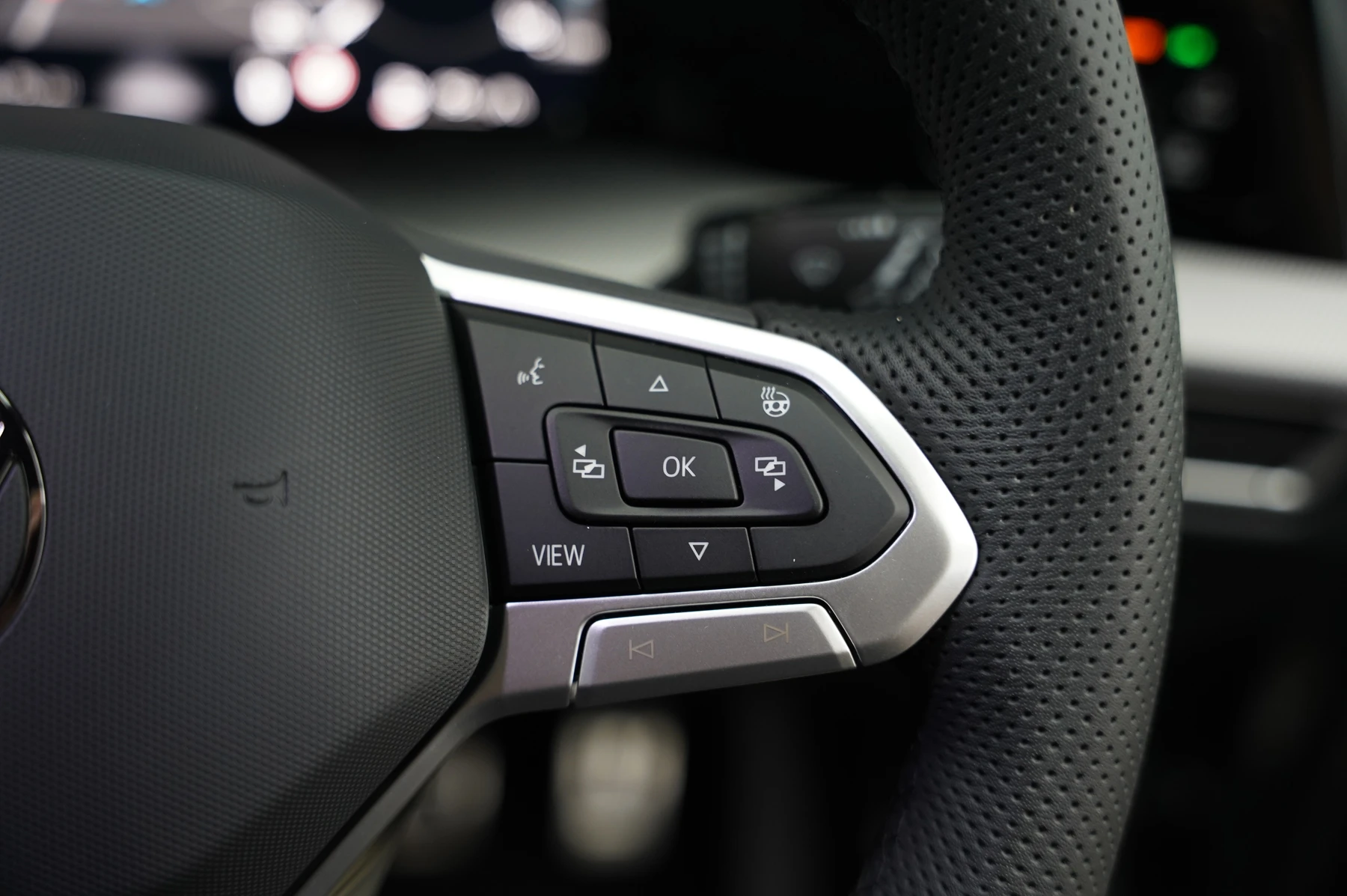 Volkswagen-Golf-image-17