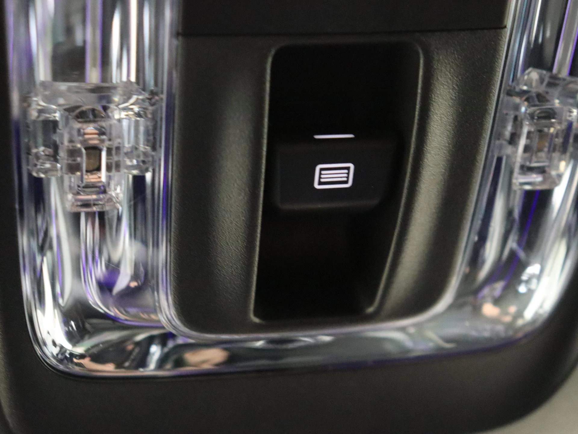 Mercedes-Benz-GLA-image-23