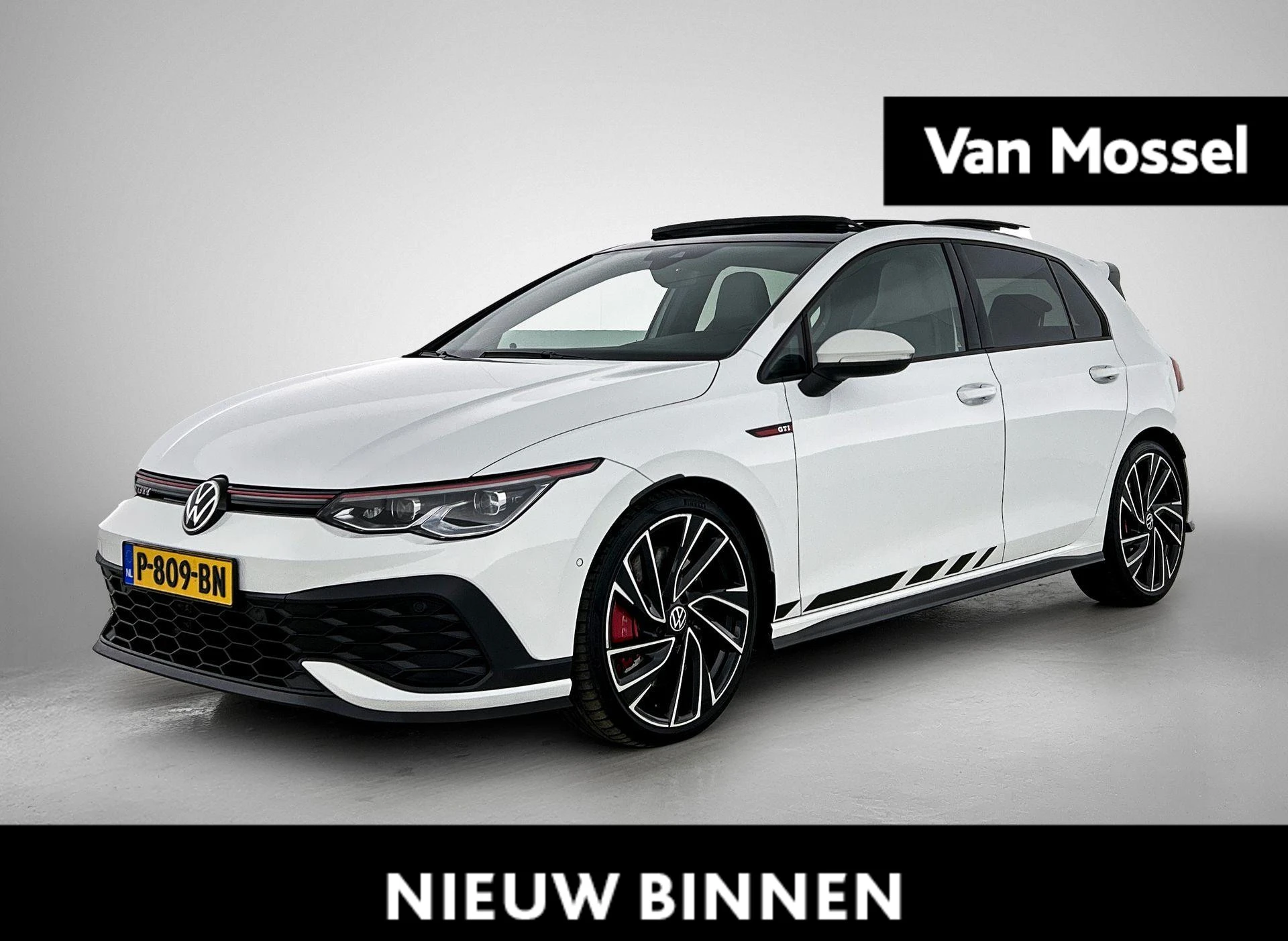 Volkswagen-Golf-image-0