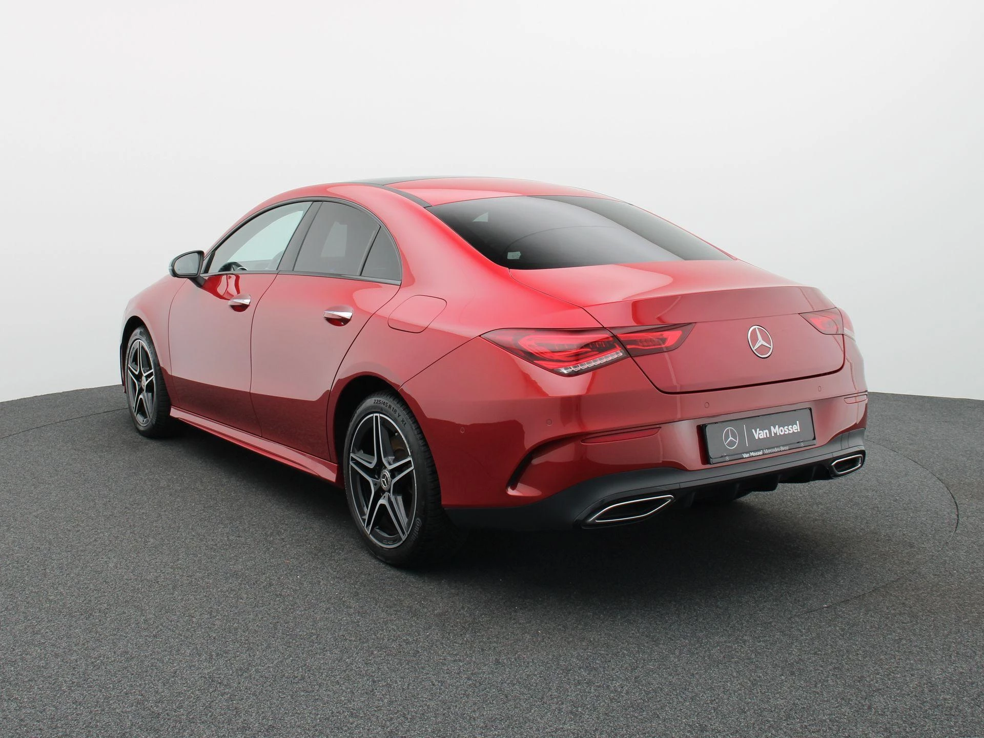 Mercedes-Benz CLA 250 e AMG Line + LEDER + CARPLAY + PANO DAK + HEAD UP + MULTIBEAM