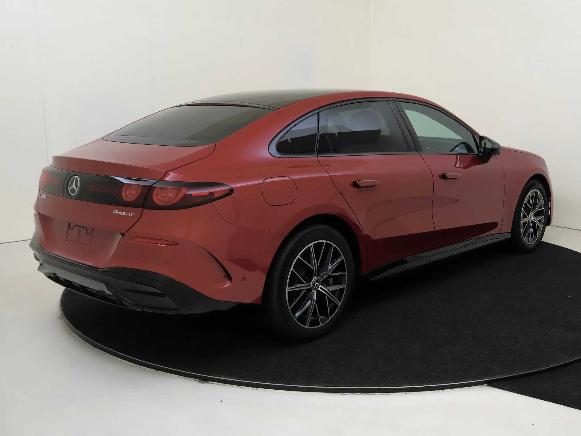 Mercedes-Benz-C-Klasse-image-3
