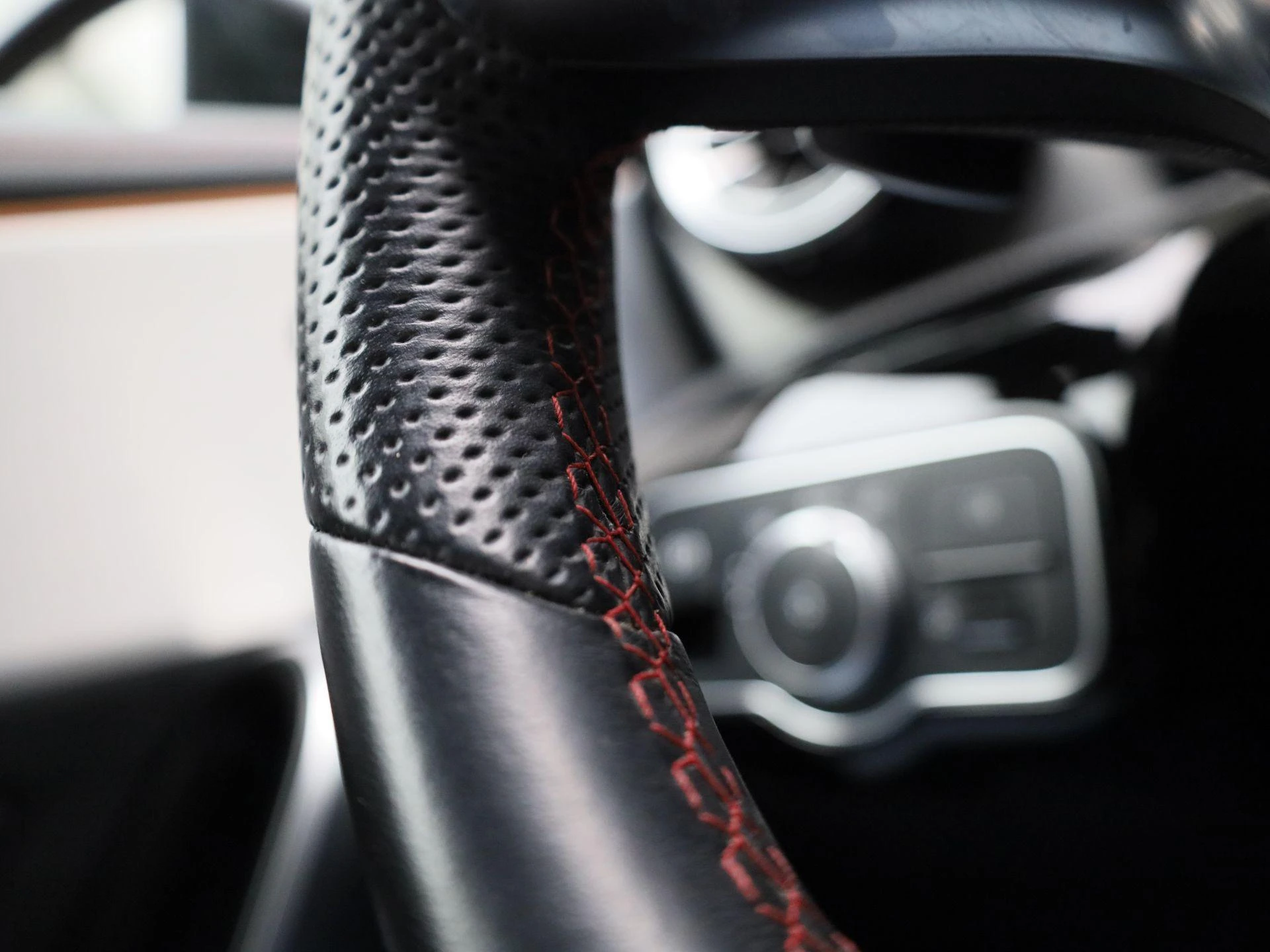 Mercedes-Benz-CLA-image-27