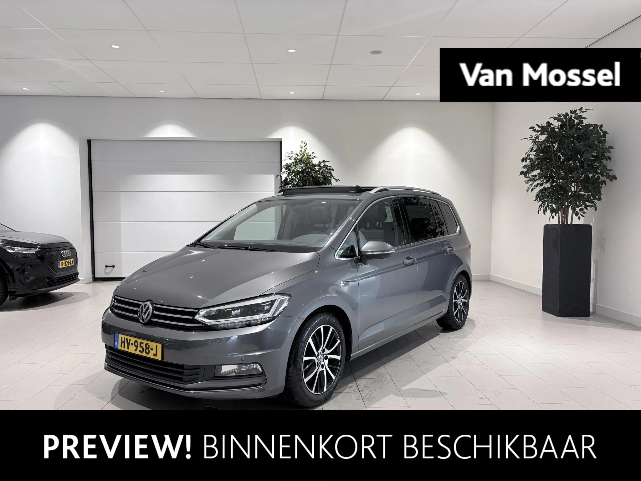 Volkswagen-Touran-image-0