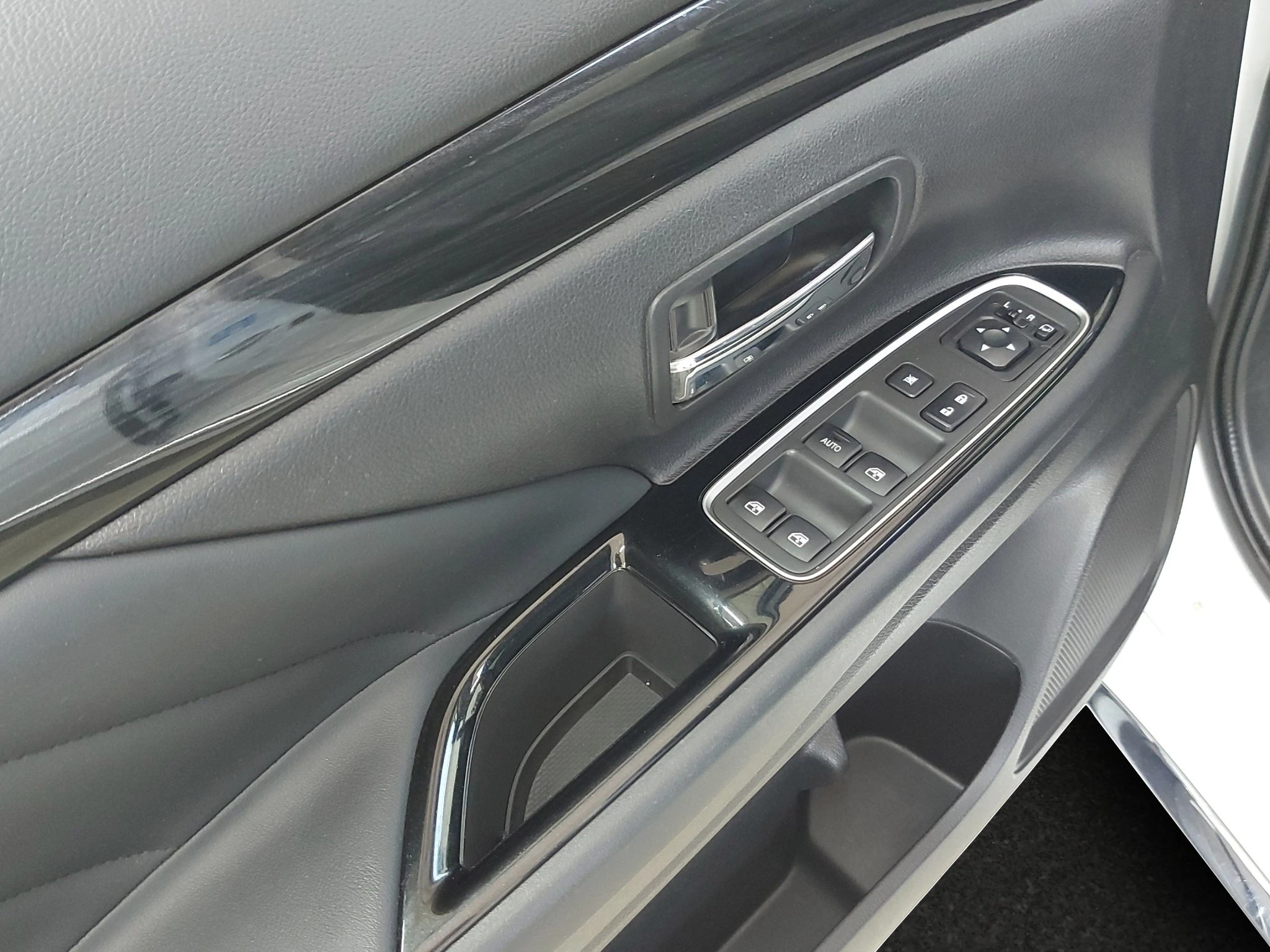 Mitsubishi Outlander 2.0 PHEV Plug-in Hybrid Plus 4WD