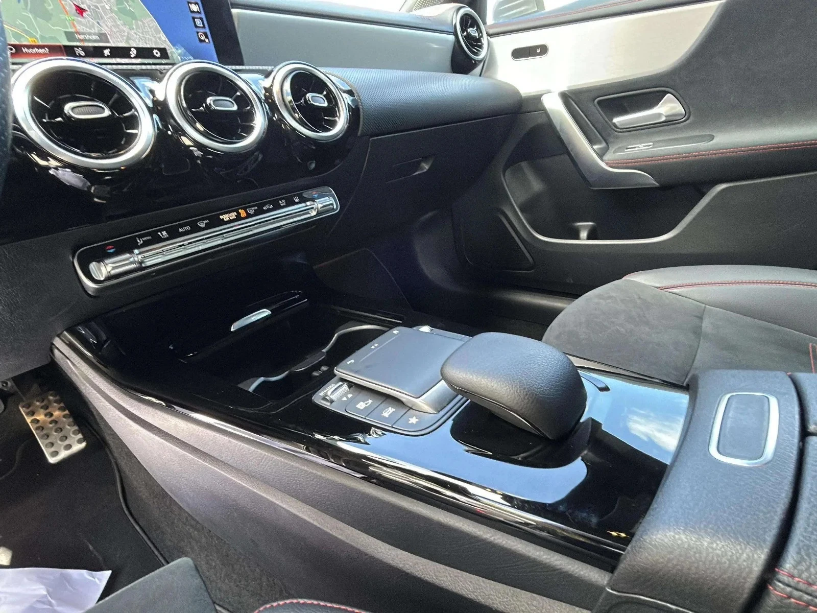 Mercedes-Benz-CLA-image-14