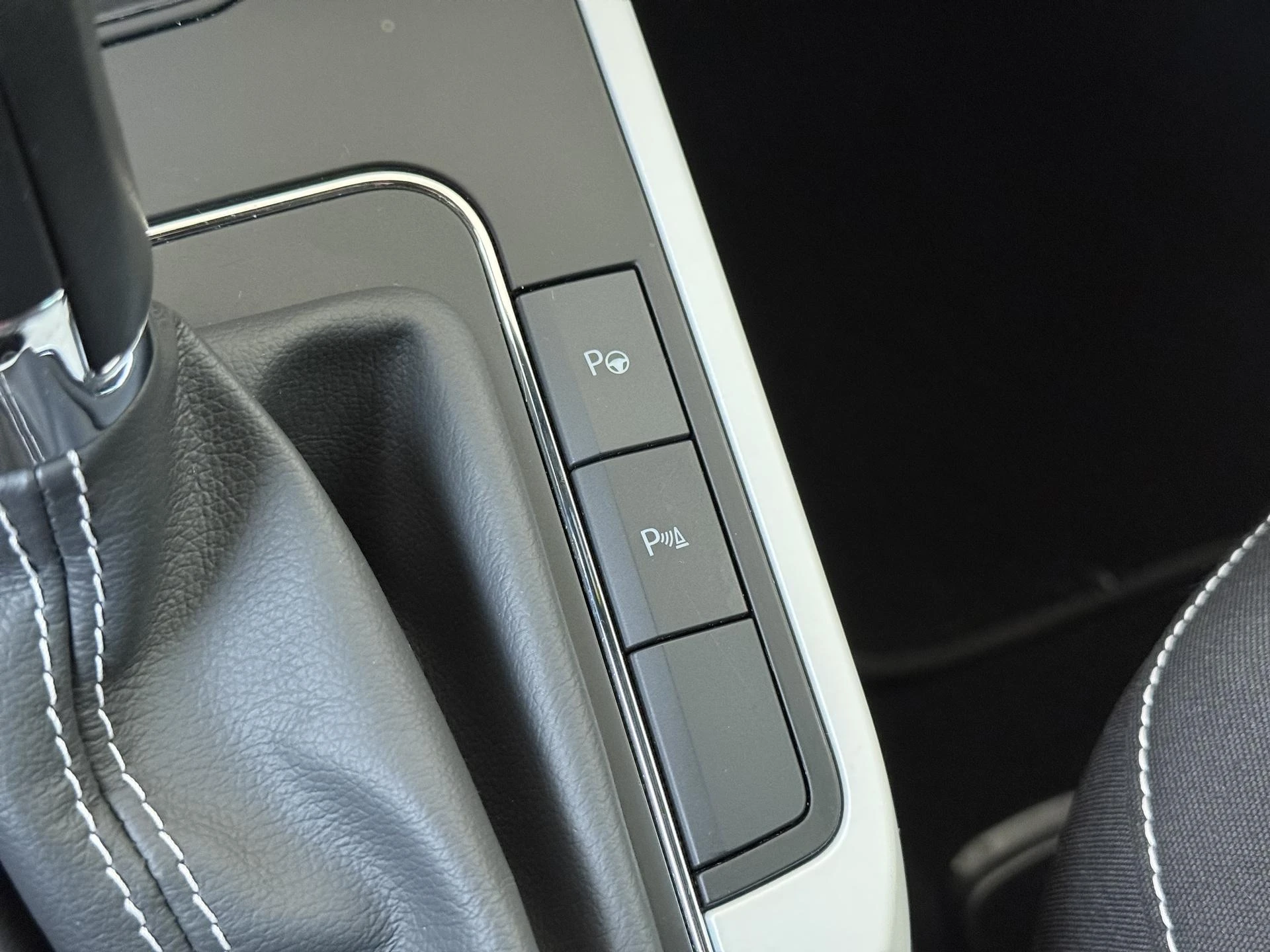 SEAT-Arona-image-20