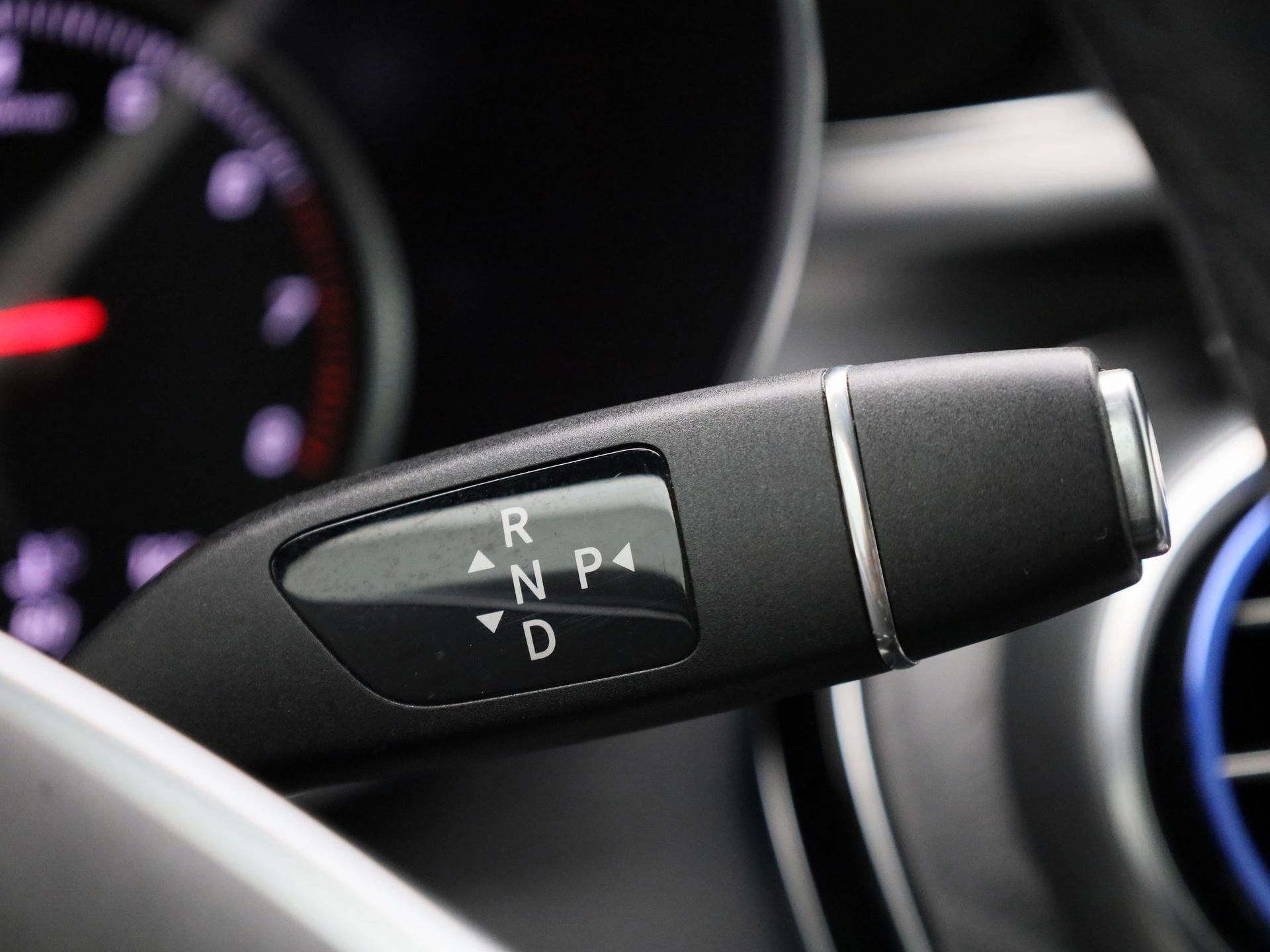 Mercedes-Benz-C-Klasse-image-27
