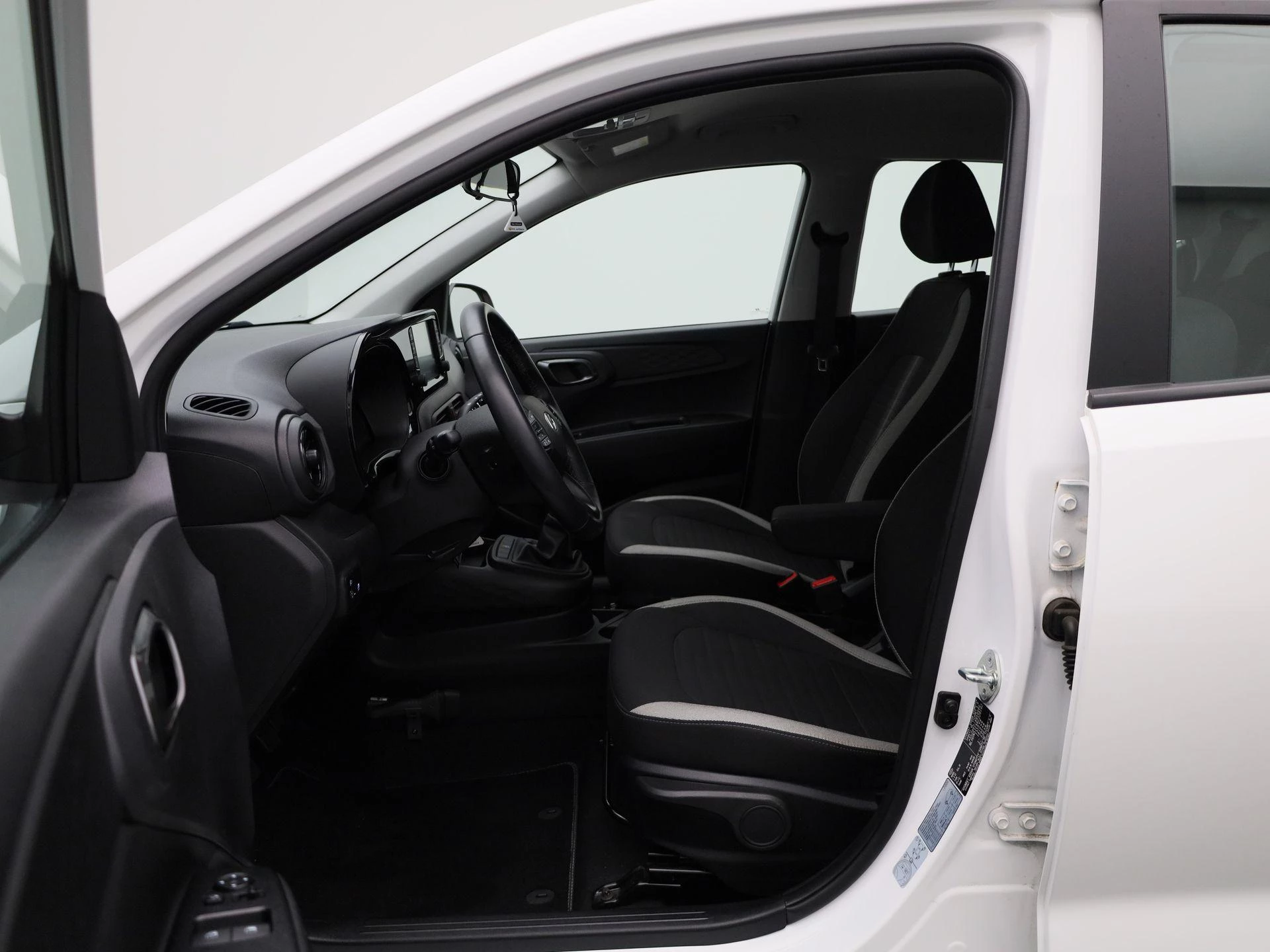 Hyundai-i10-image-8