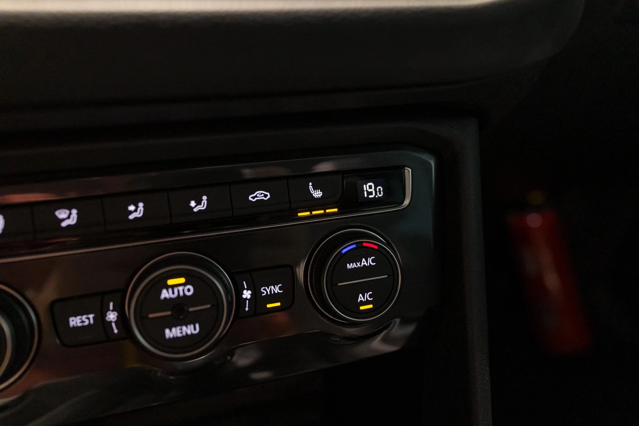Volkswagen Tiguan 1.5 TSI DSG | Pano Dak | Carplay | ACC | Zetelverw
